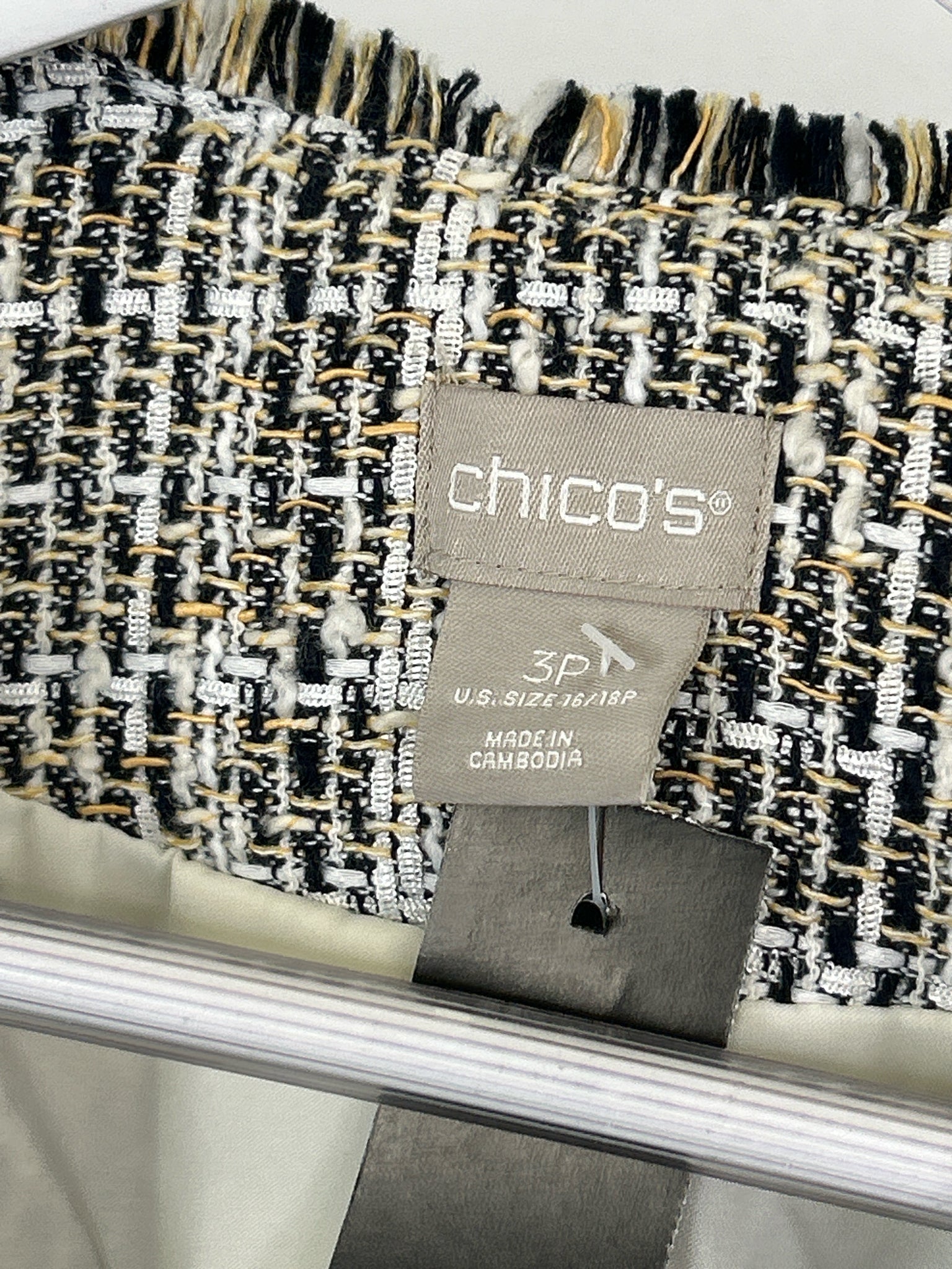 CHICO'S Size 16/18P White & Black Women Blazer