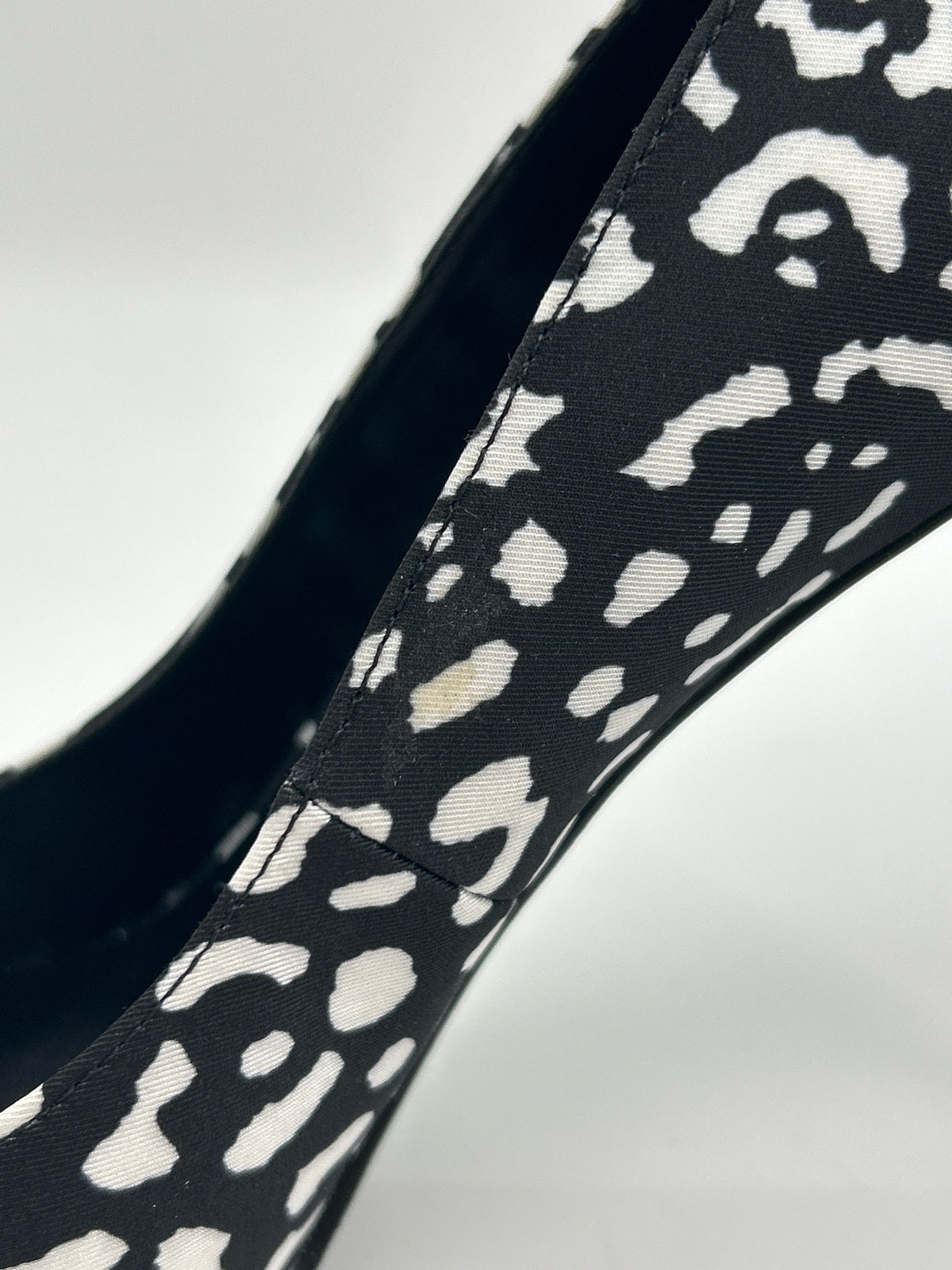 NINE WEST Size 11M Black & White Women Pumps