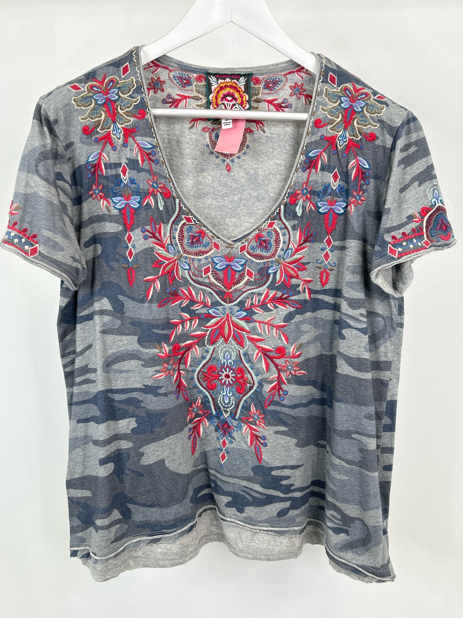 JOHNNY WAS Size M Grey Camo Women T-shirt