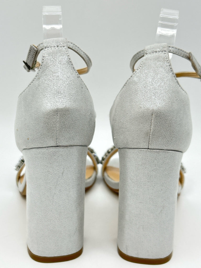 BADGLEY MISCHKA Size 10 Silver Women's Pumps NIB