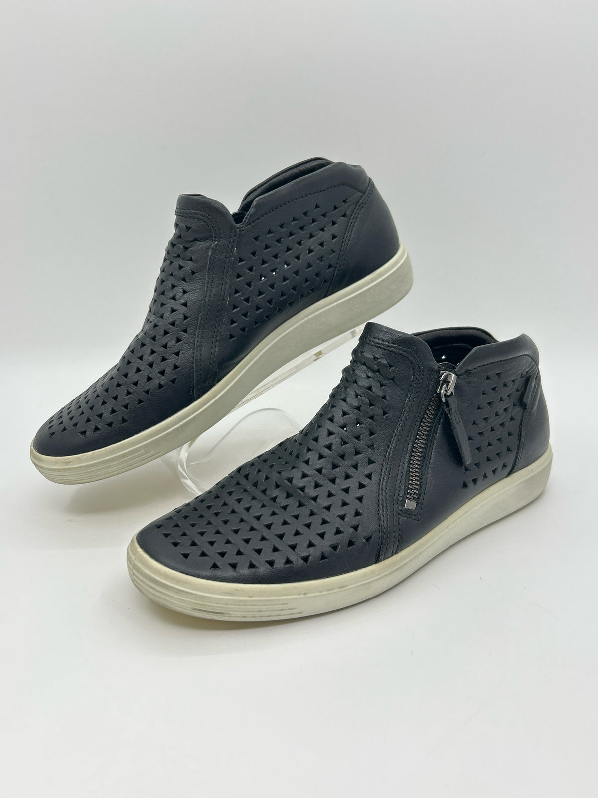 ECCO Size 9 Black Women Booties