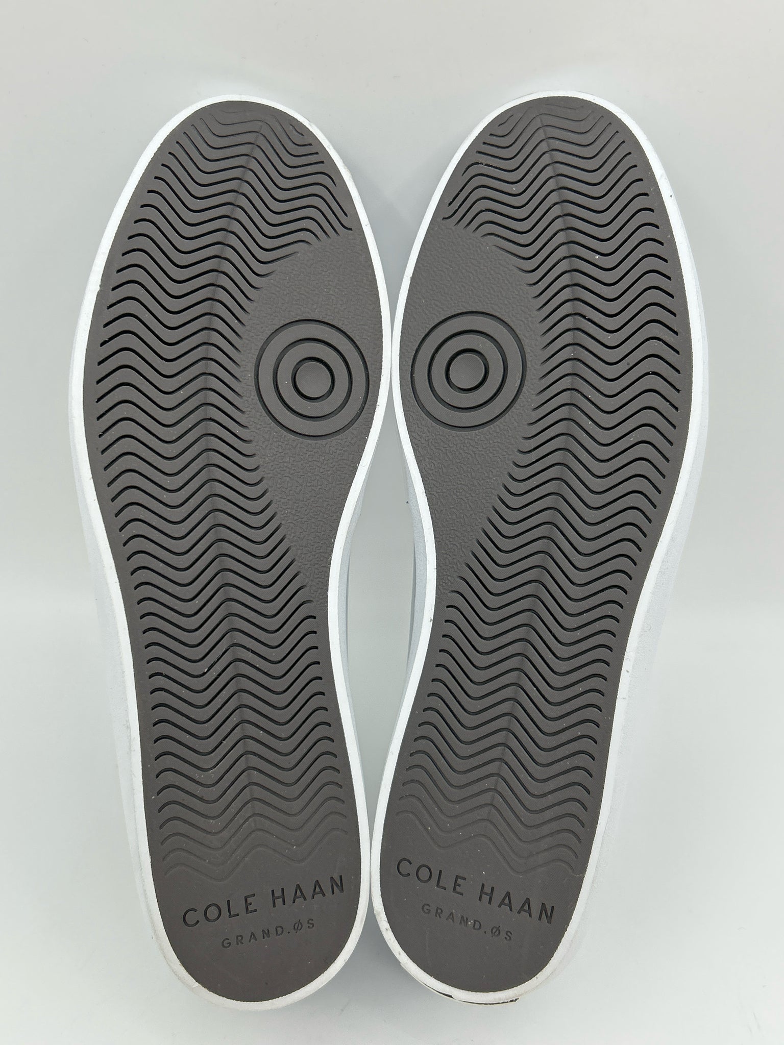 COLE HAAN Size 8.5B Grey and white Women Loafer