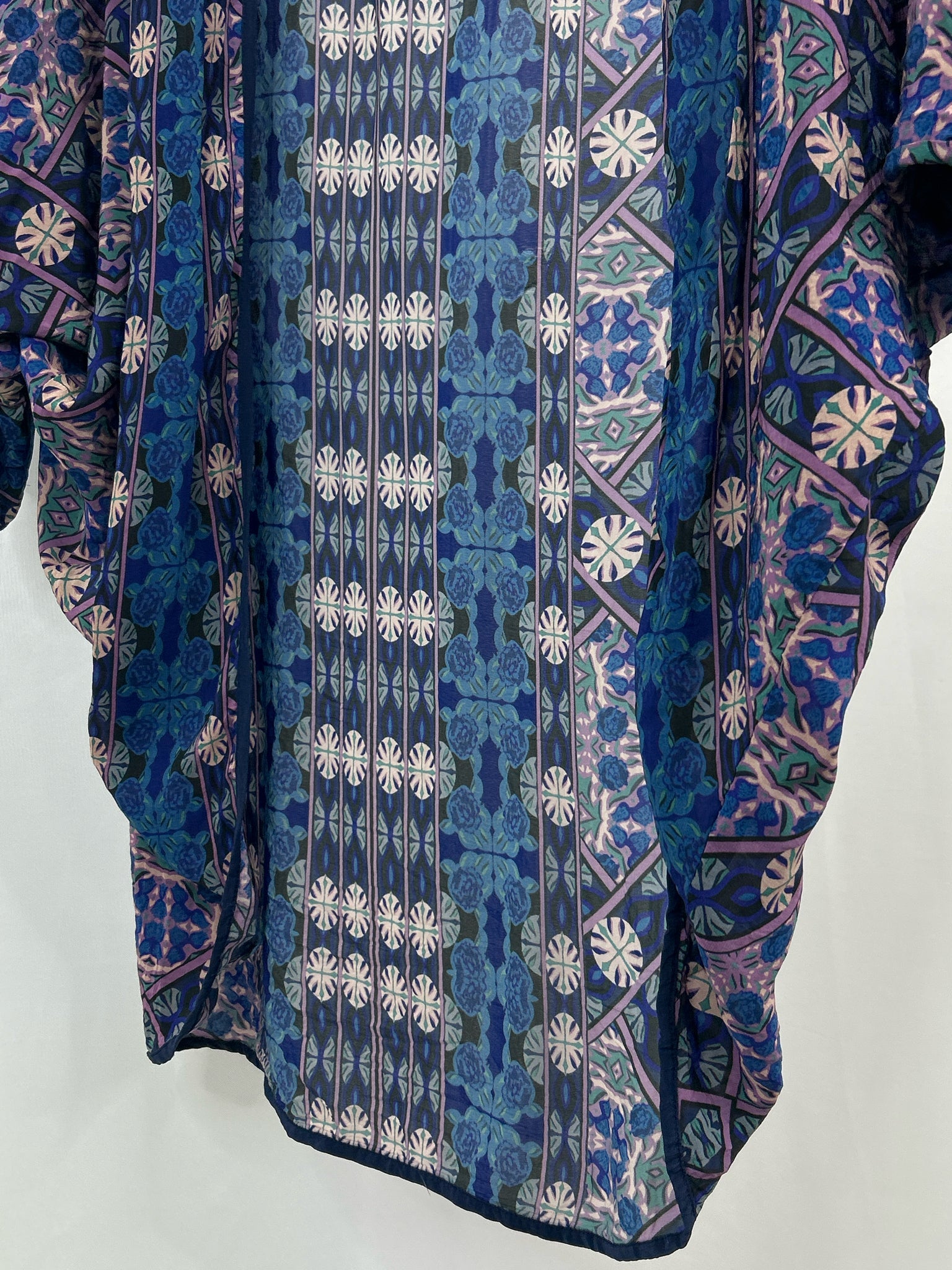 FEATHERS BY TOLANI One Size Lilac and Blue Women Kimono