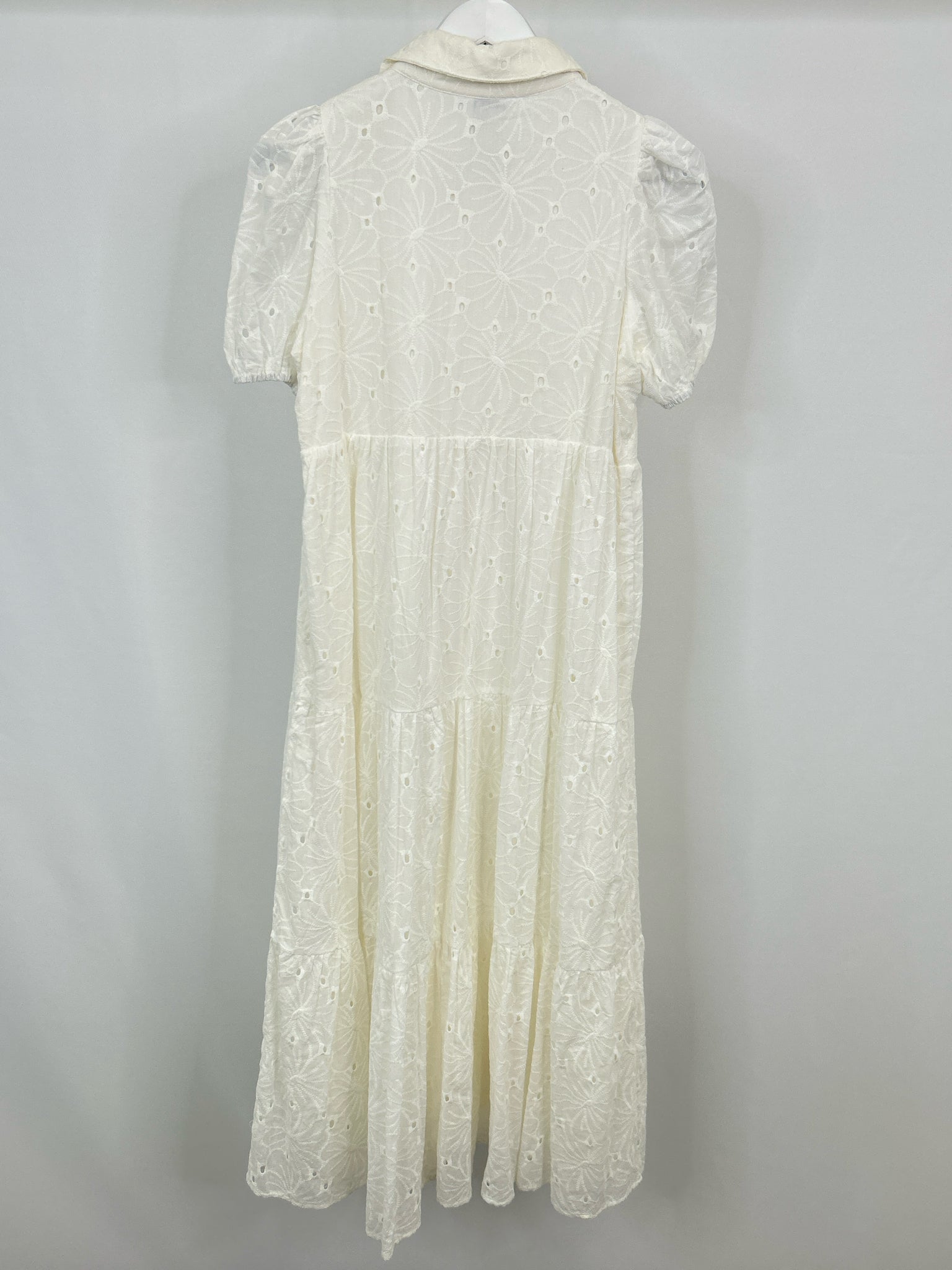 TCEC Size M White Women Dress