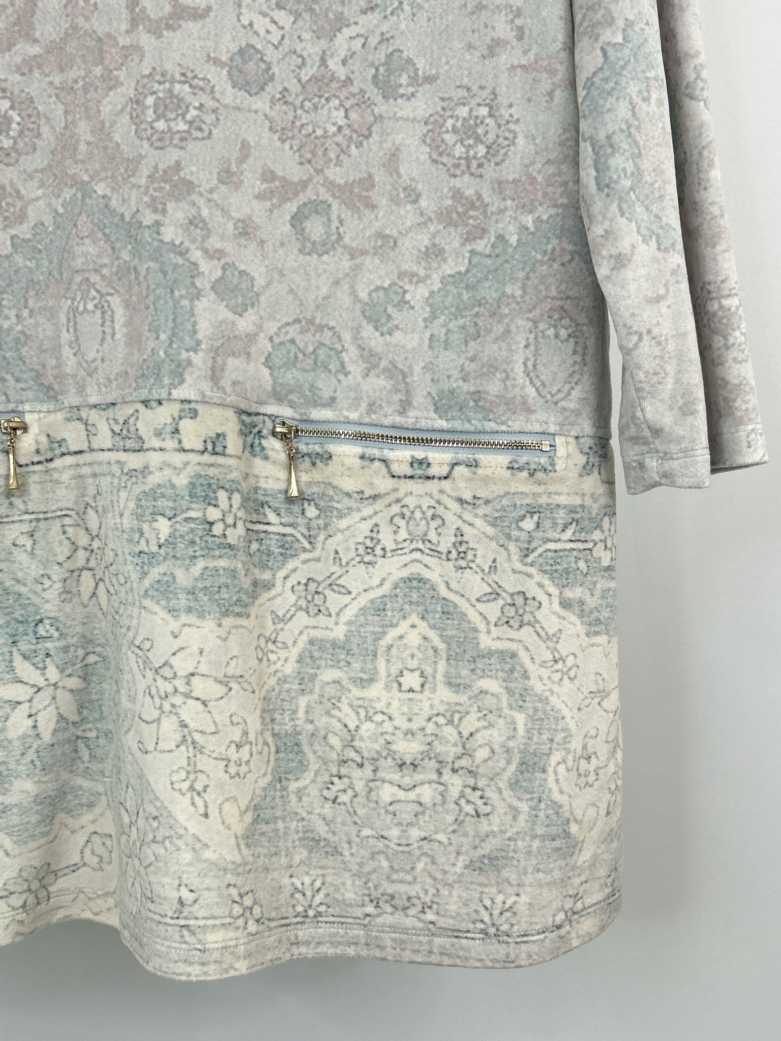 SOFT SURROUNDINGS Size M GREY PRINT Women Tunic