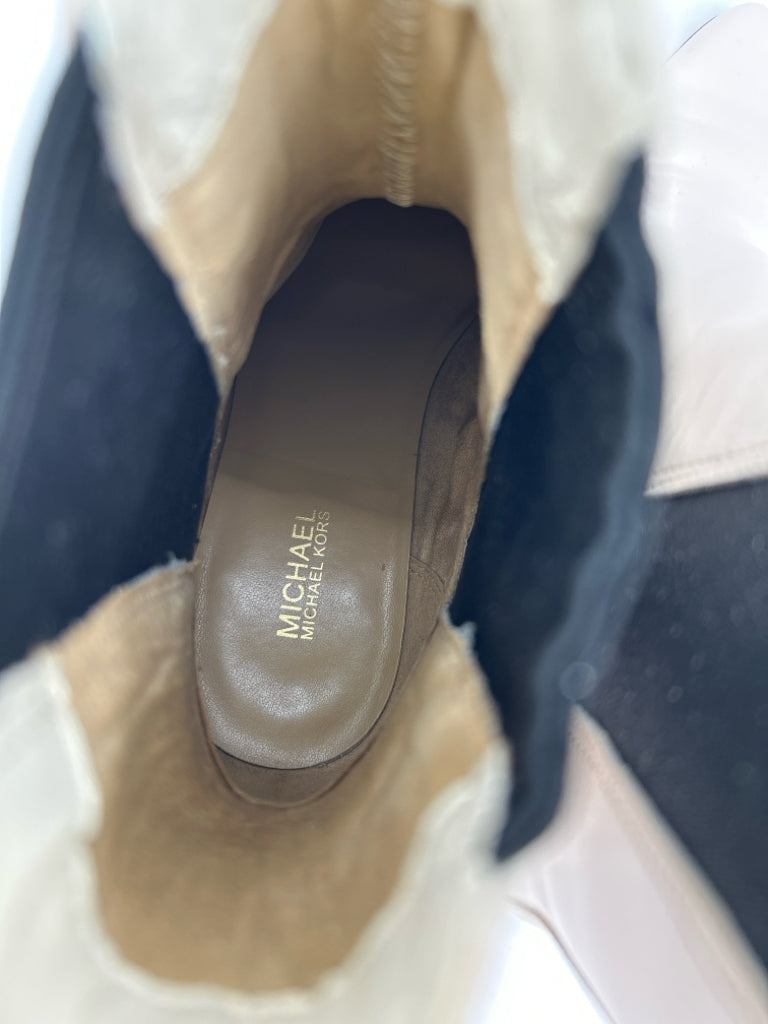 MICHAEL MICHAEL KORS Size 7.5M IVORY AND BLACK Women's Boots
