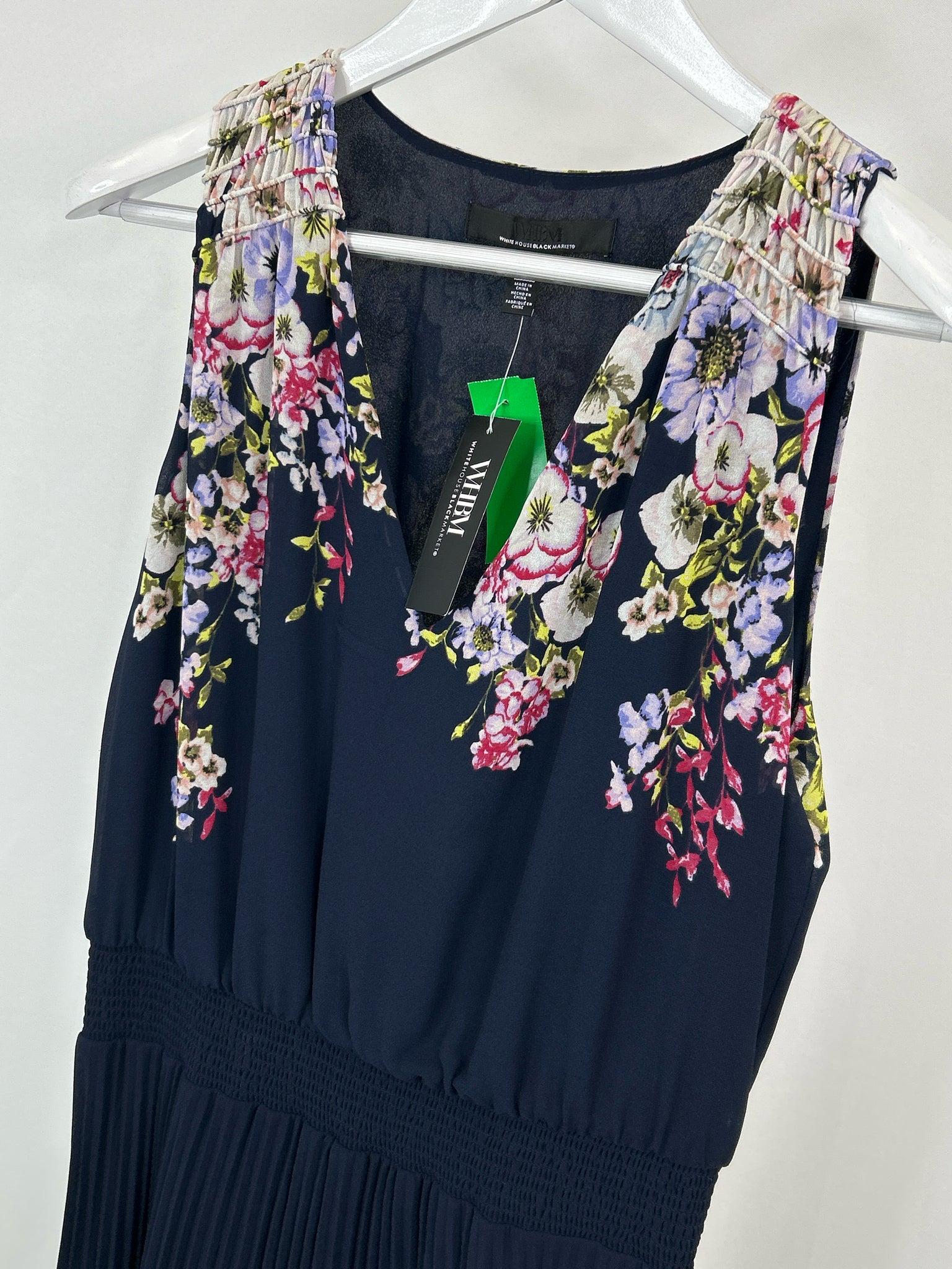 White House Black Market Size 8 NAVY FLORAL Women Dress