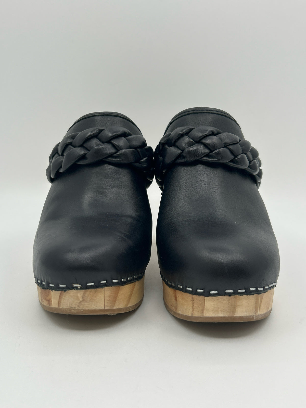 DOLCE VITA Size 7.5 Black Women Clogs