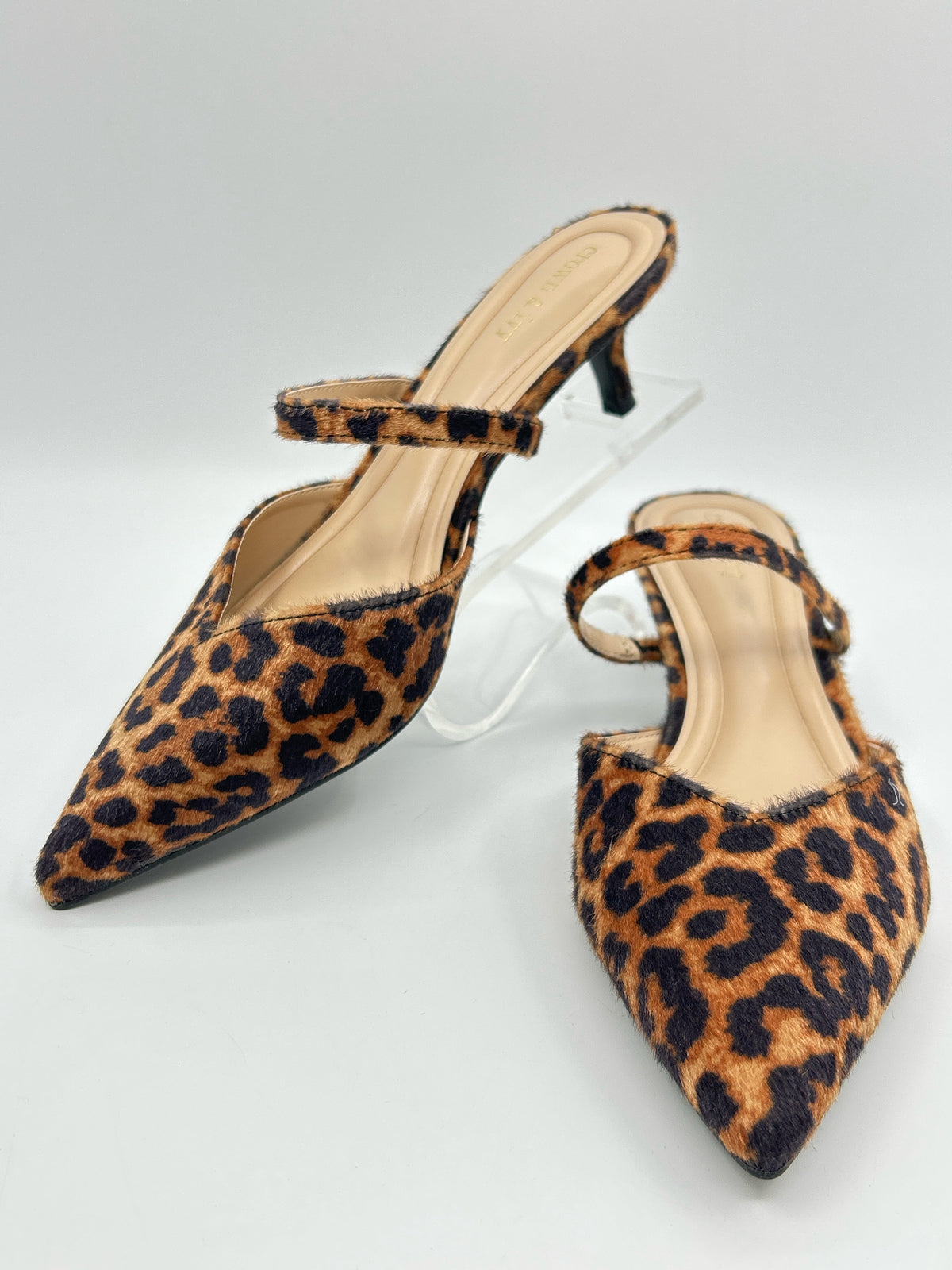 CROWN & IVY Size 9 Animal Print Women Pumps