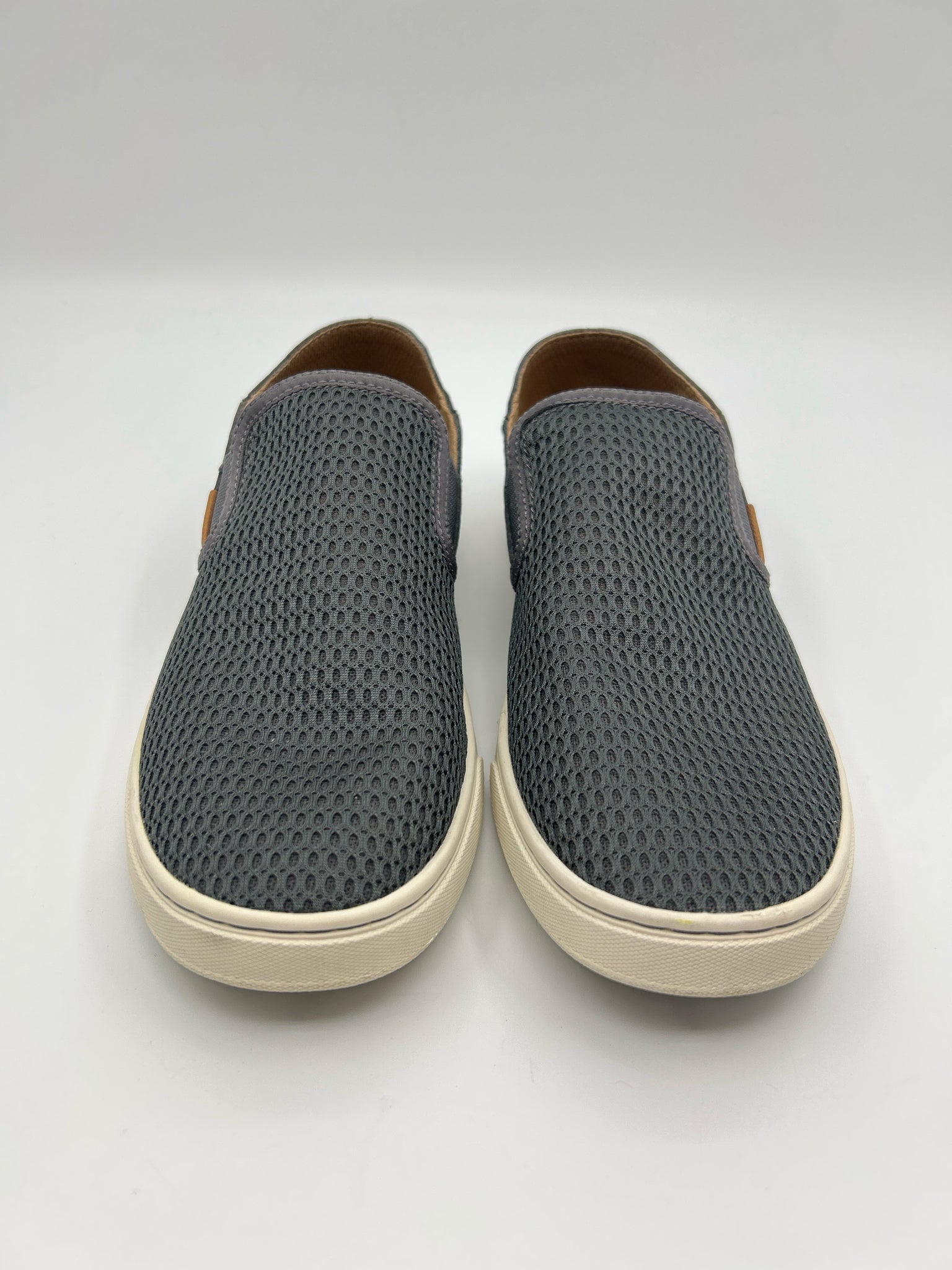 OLUKAI Size 8.5 Grey Women Sneakers