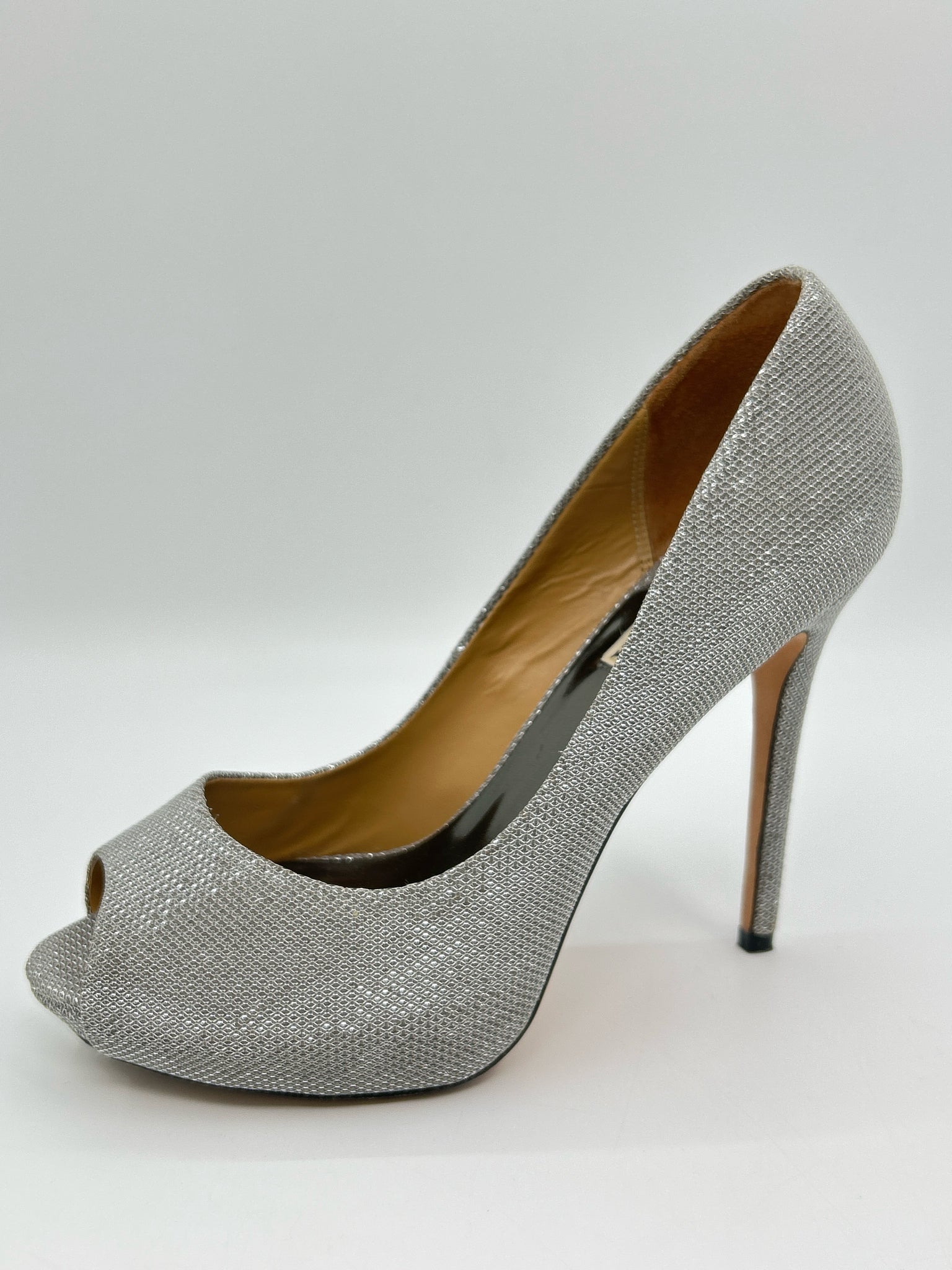 BADGLEY MISCHKA Size 8M Silver Women Pumps
