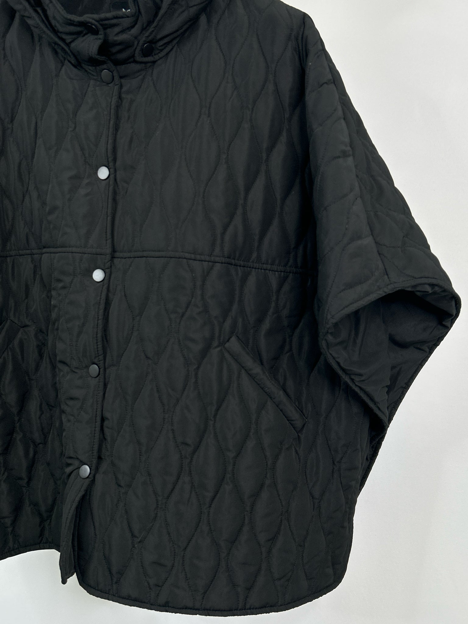 DO EVERYTHING IN LOVE One Size Black Women Cape