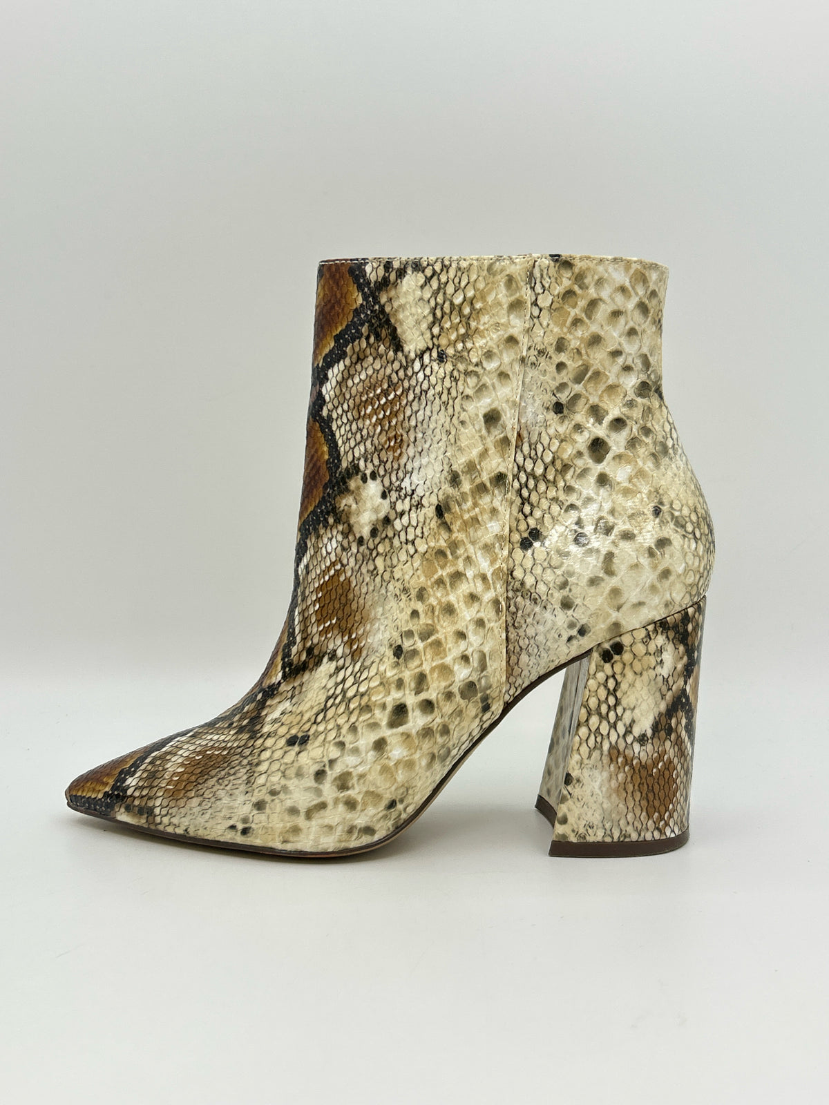 CHARLES by Charles David Size 7M Brown Print Women Booties