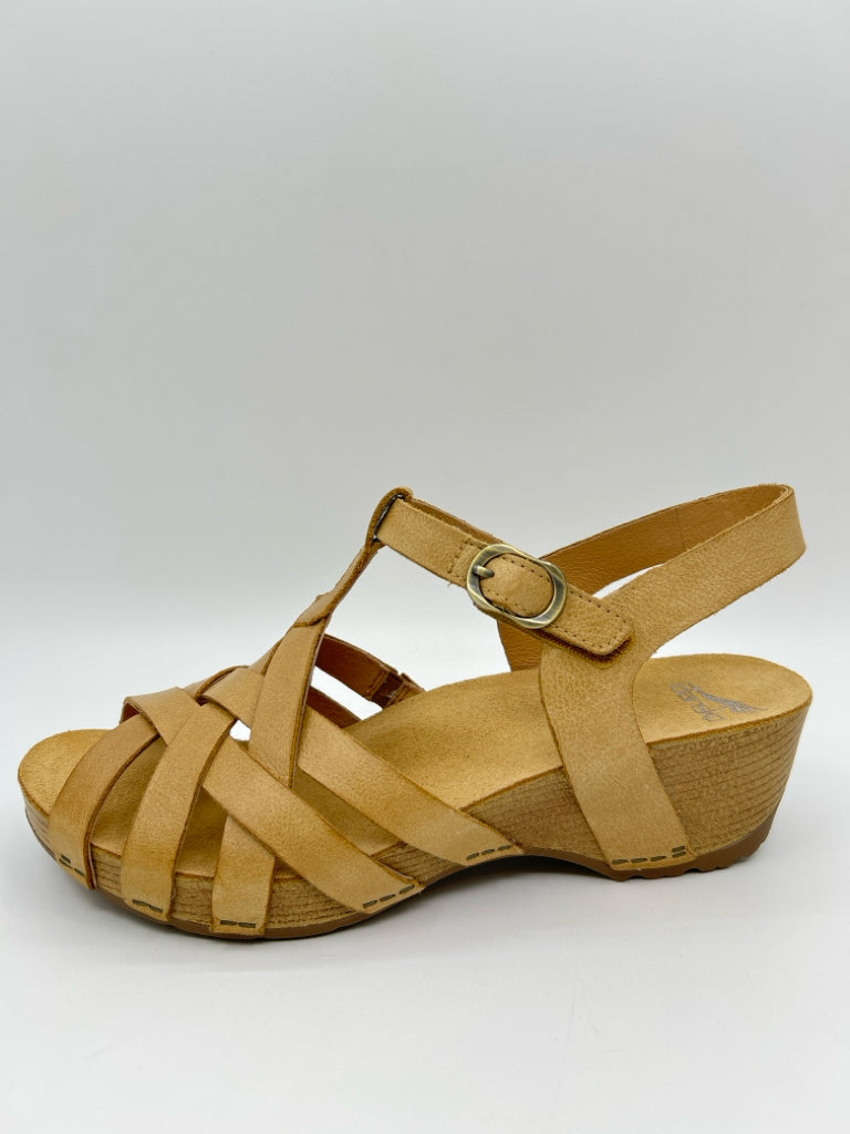 DANSKO EU Size 40 Tan Tinley Women's Sandal NIB