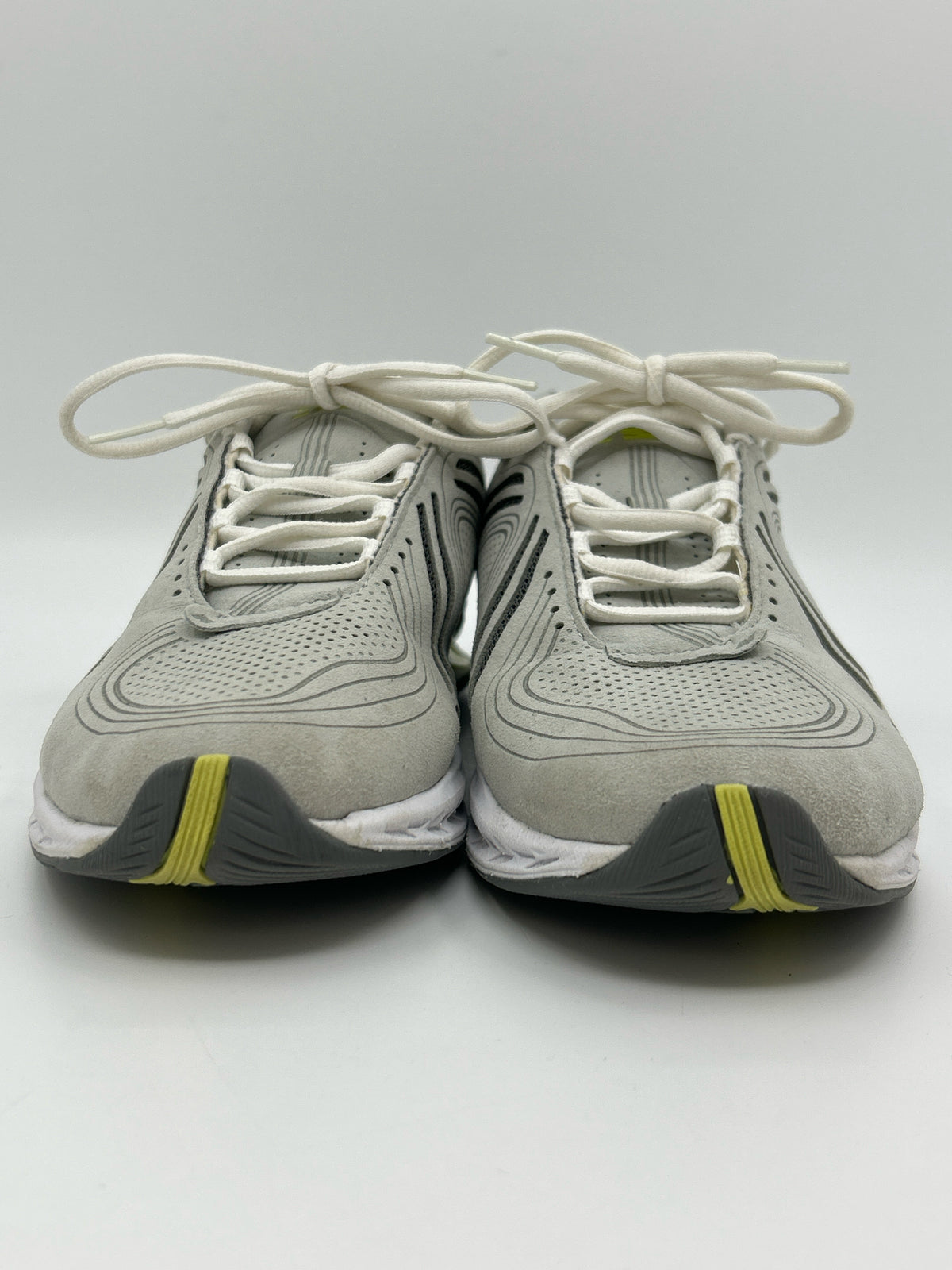 NEW BALANCE Size 9 light grey Women Sneakers
