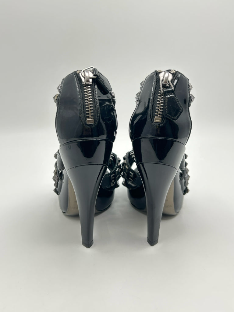 BURBERRY EU Size 39 US Size 9 Black Women's Sandal
