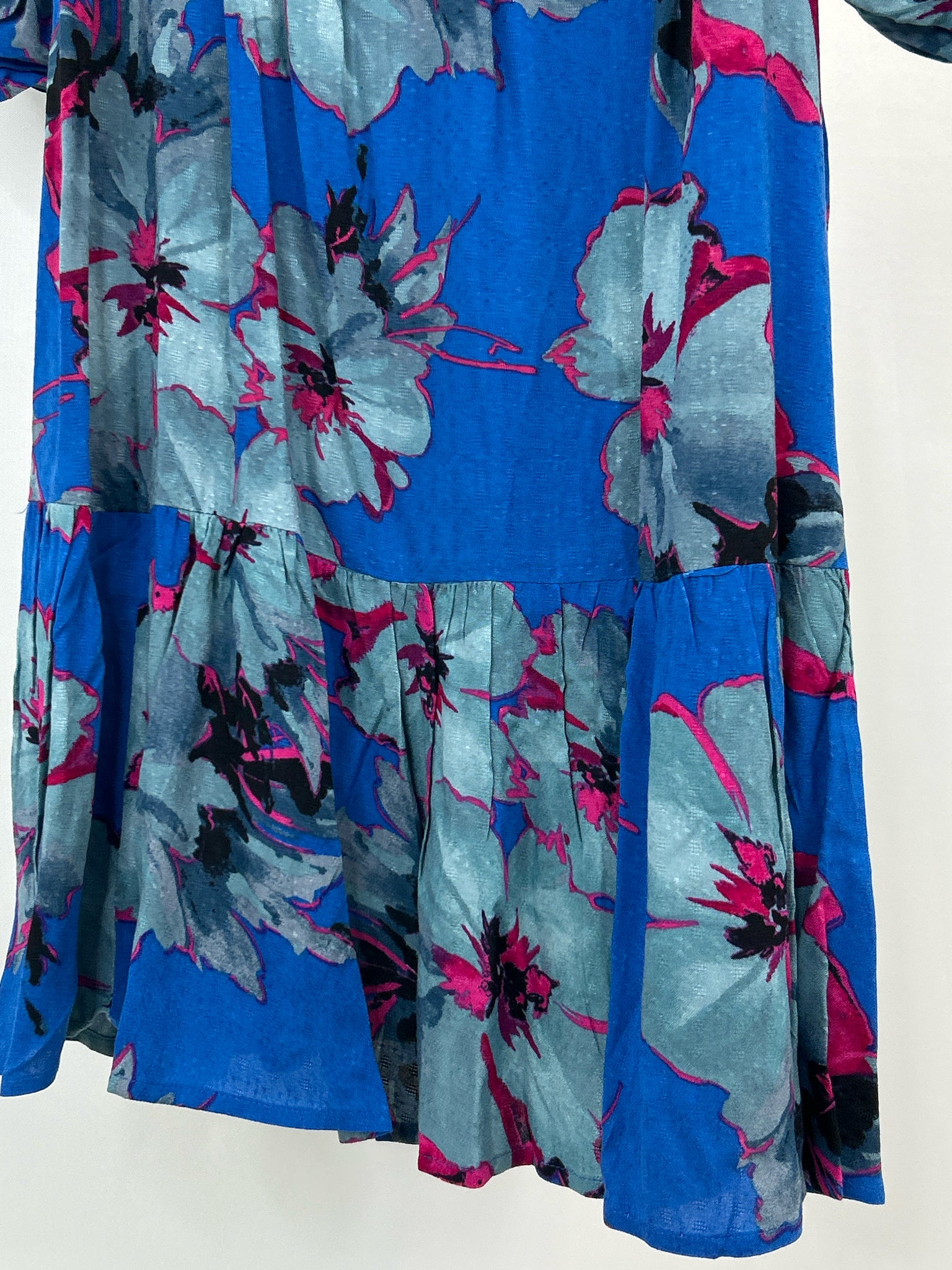 BAND OF THE FREE Size L Blue Floral Women Dress NWT