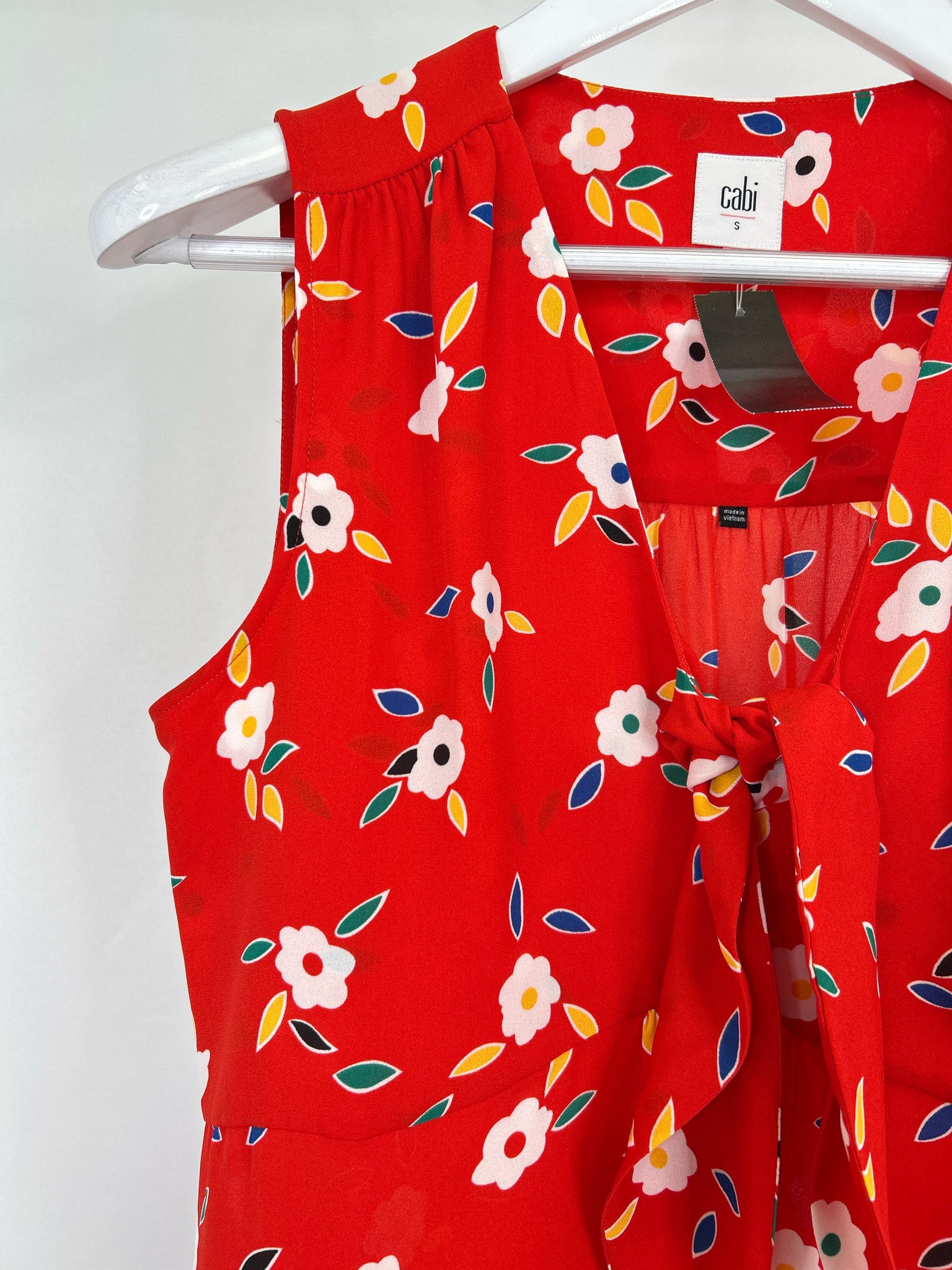 CABI Size S RED FLORAL Women Top
