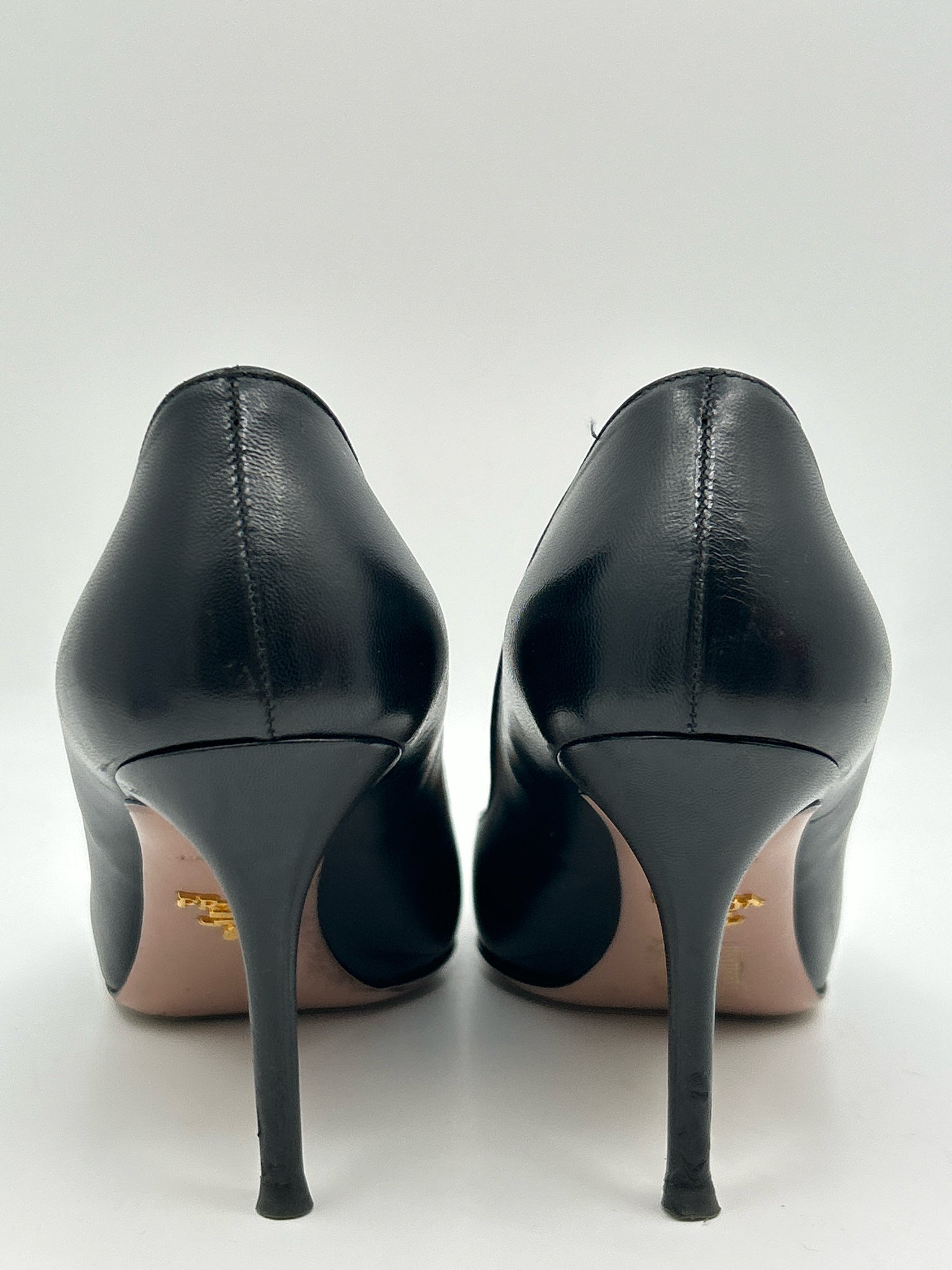 PRADA Size 39/8 Black Women Pumps
