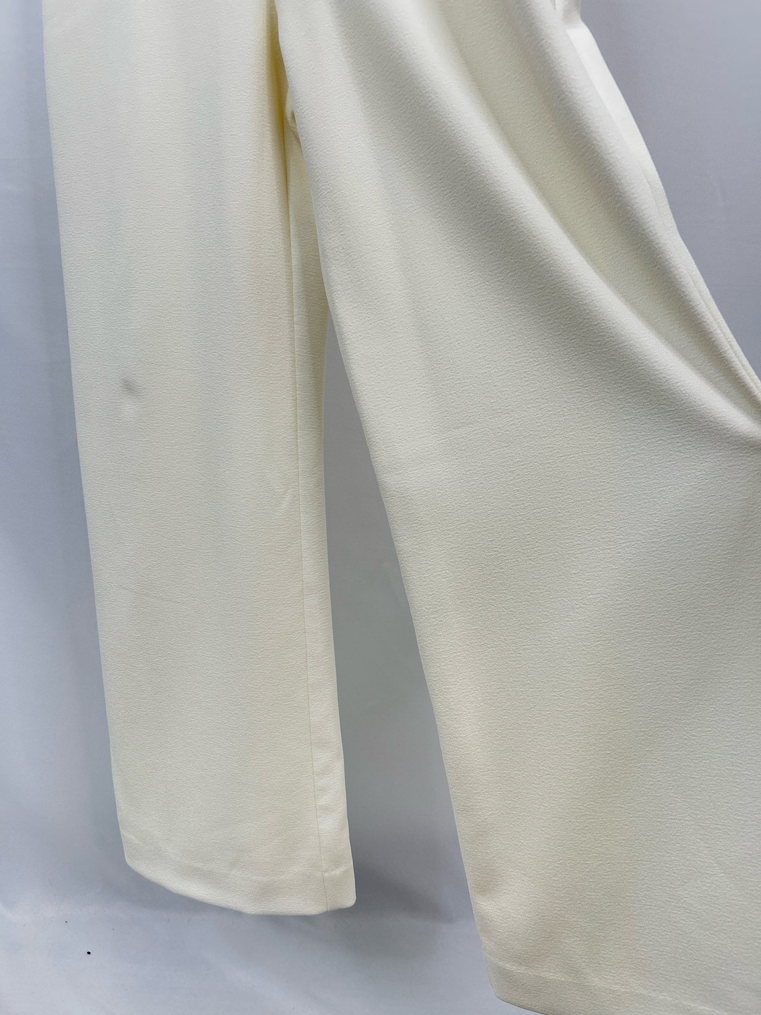 VINCE CAMUTO Size 6 White Women Jumpsuit