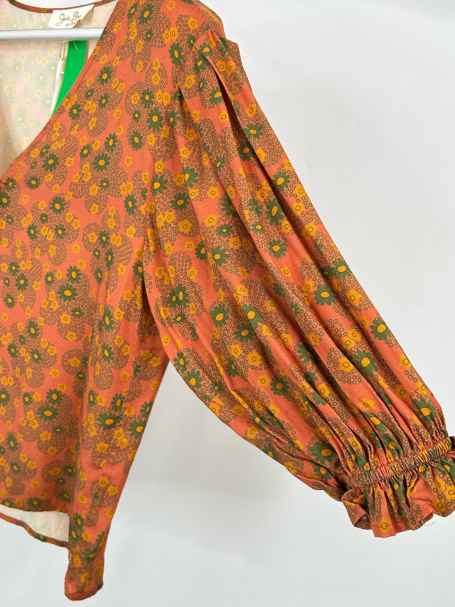 JULIE BROWN Size S ORANGE FLORAL Women's Blouse
