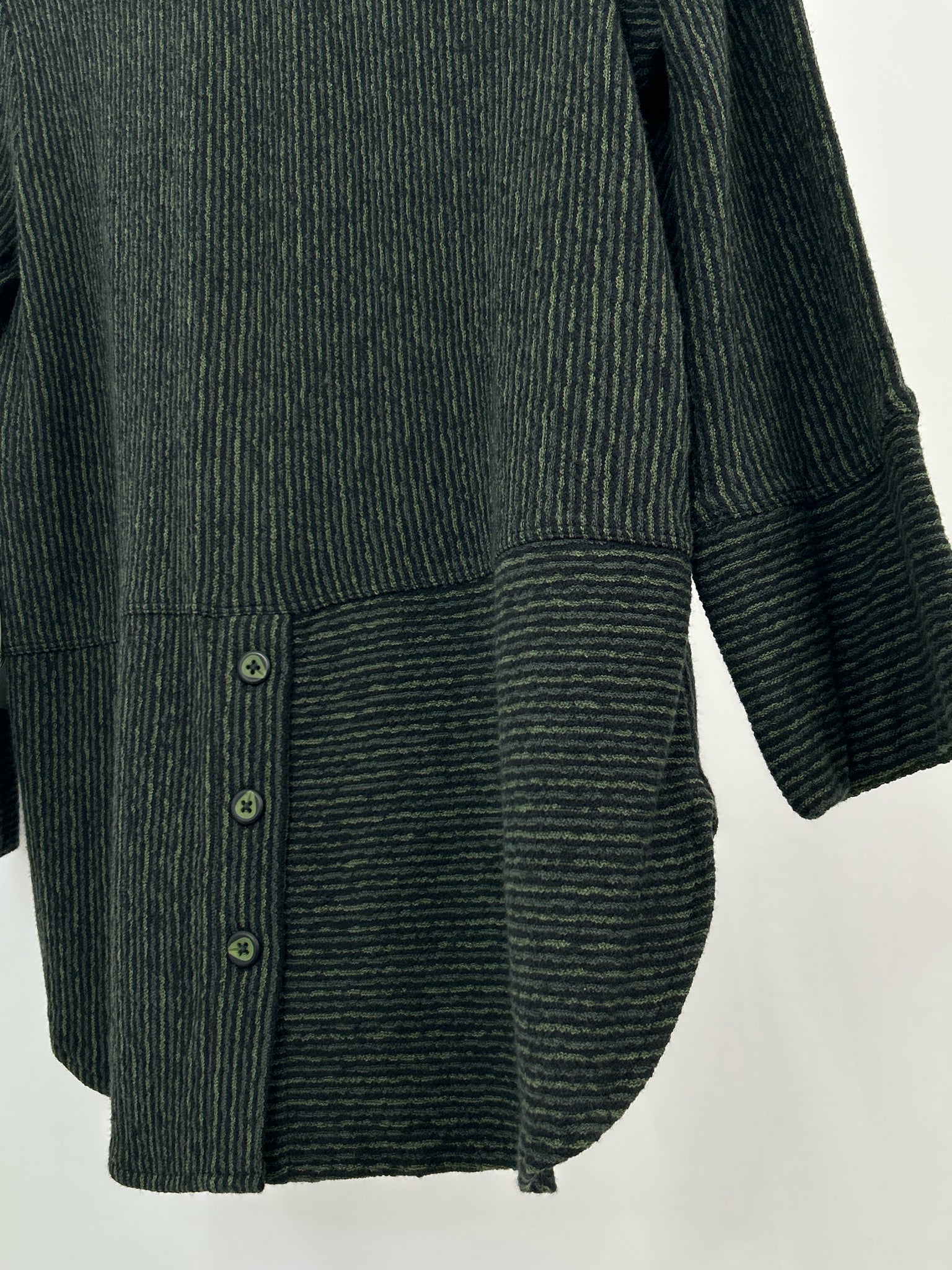 HABITAT Size S BLACK AND GREEN Women Shirt