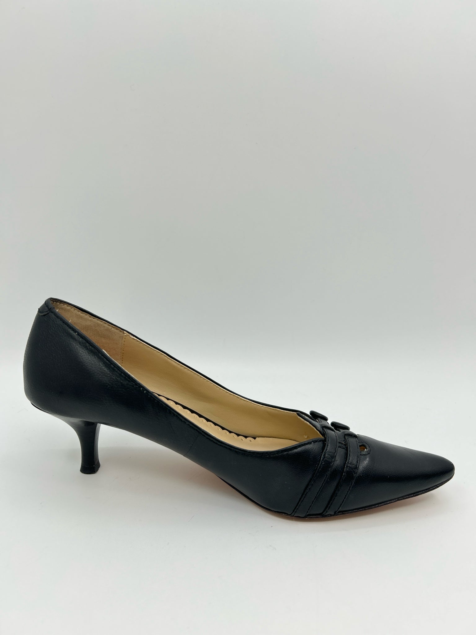OSCAR DE LA RENTA Size 7M Black Women Pumps