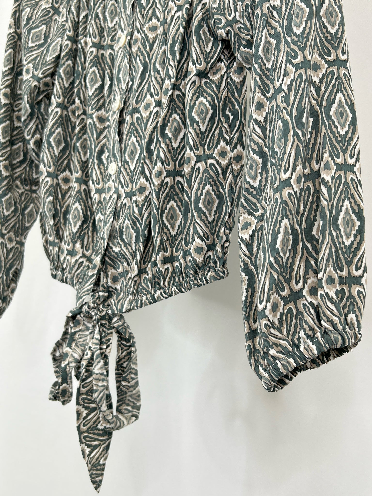 SKEMO Size S Grey Print Women Blouse NWT