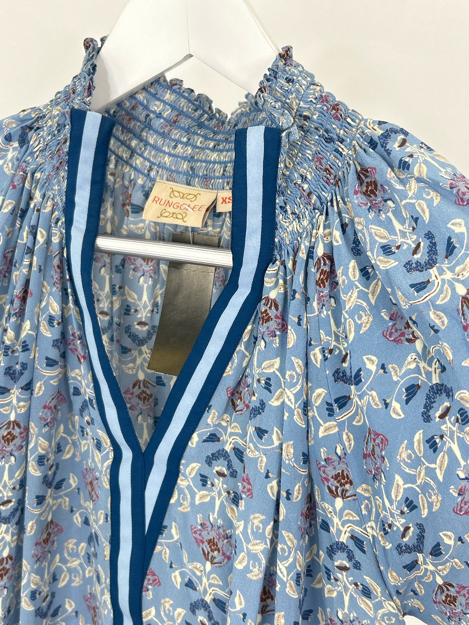 Rungolee Size XS Blue floral Women Blouse
