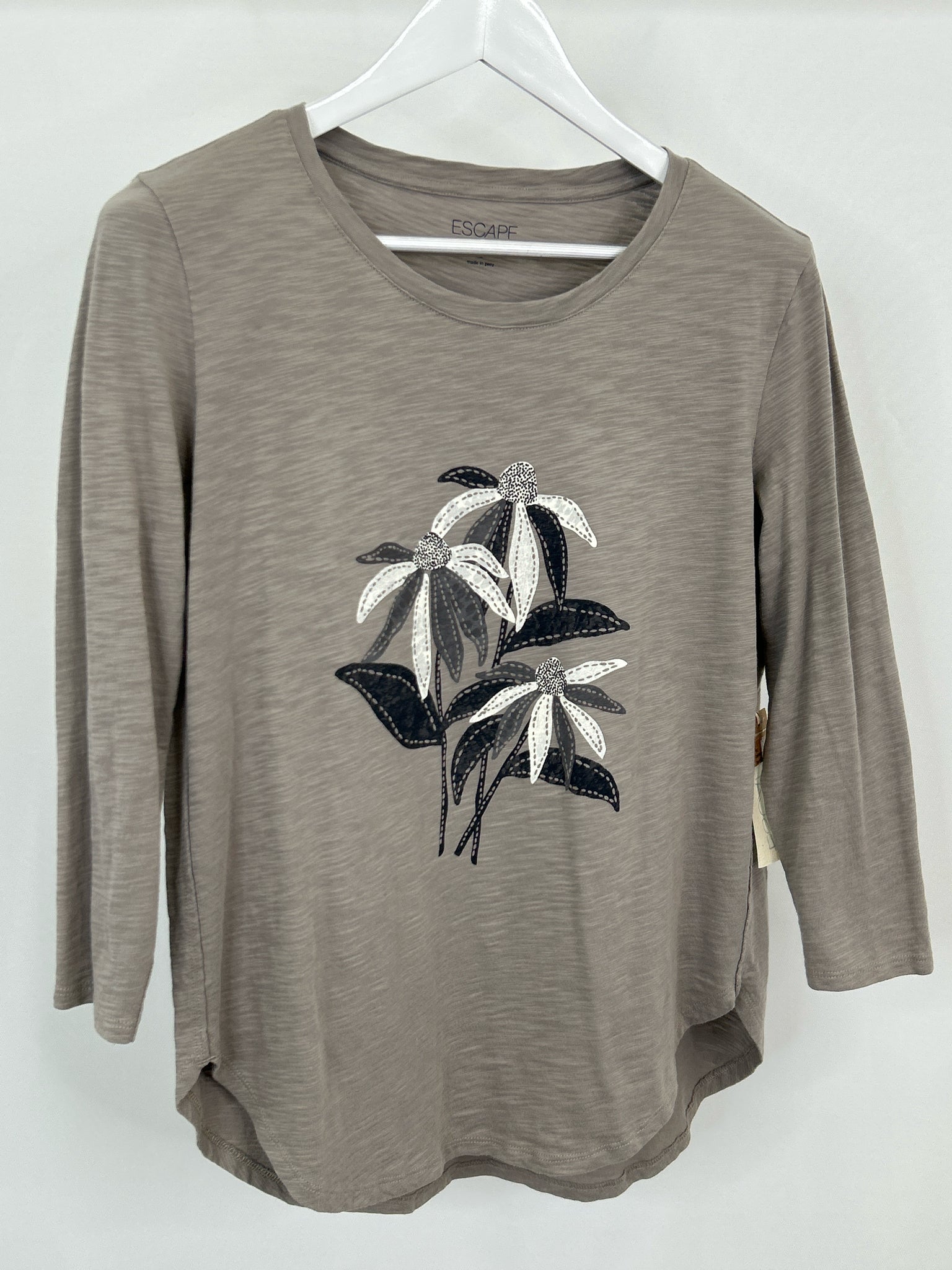 Escape by Habitat Clothes Size S Gray Women Top NWT