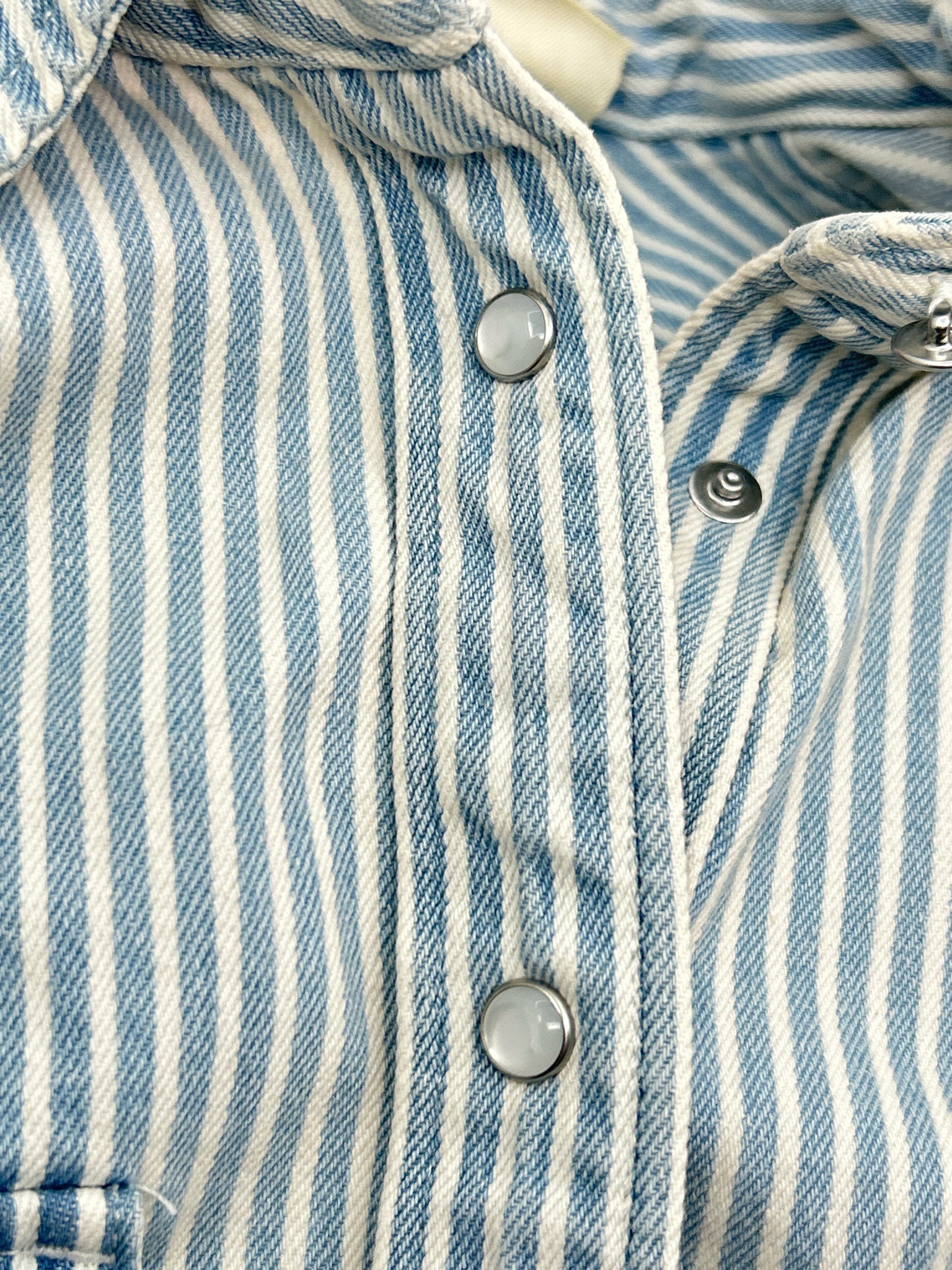 LEVI STRAUSS & CO. Size M Blue Striped Women Shirt