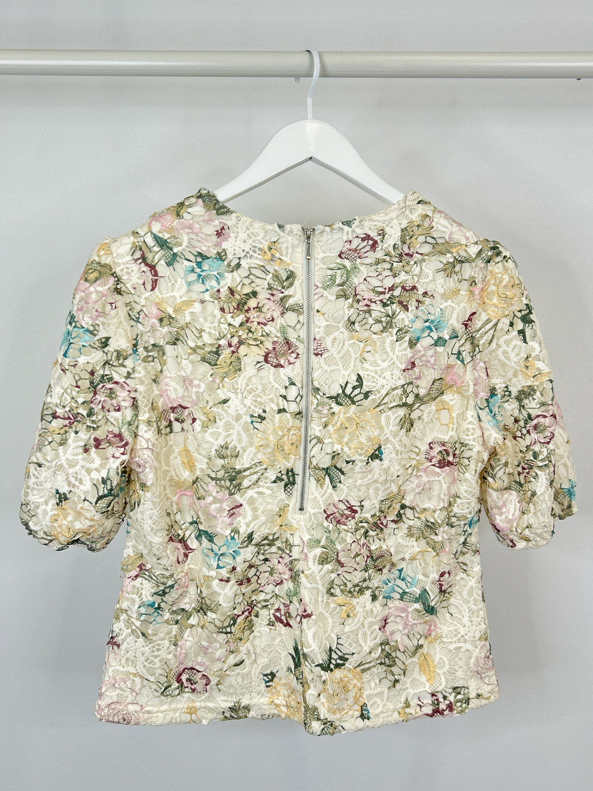 NANETTE LEPORE Size M White Floral Women Top