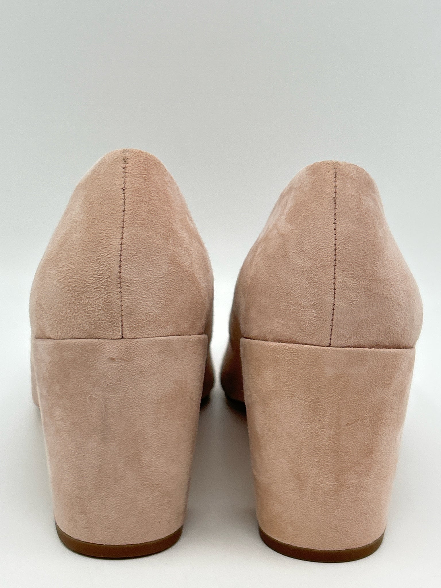 HALSTON Size 9M Pale Pink Women Pumps NWOB