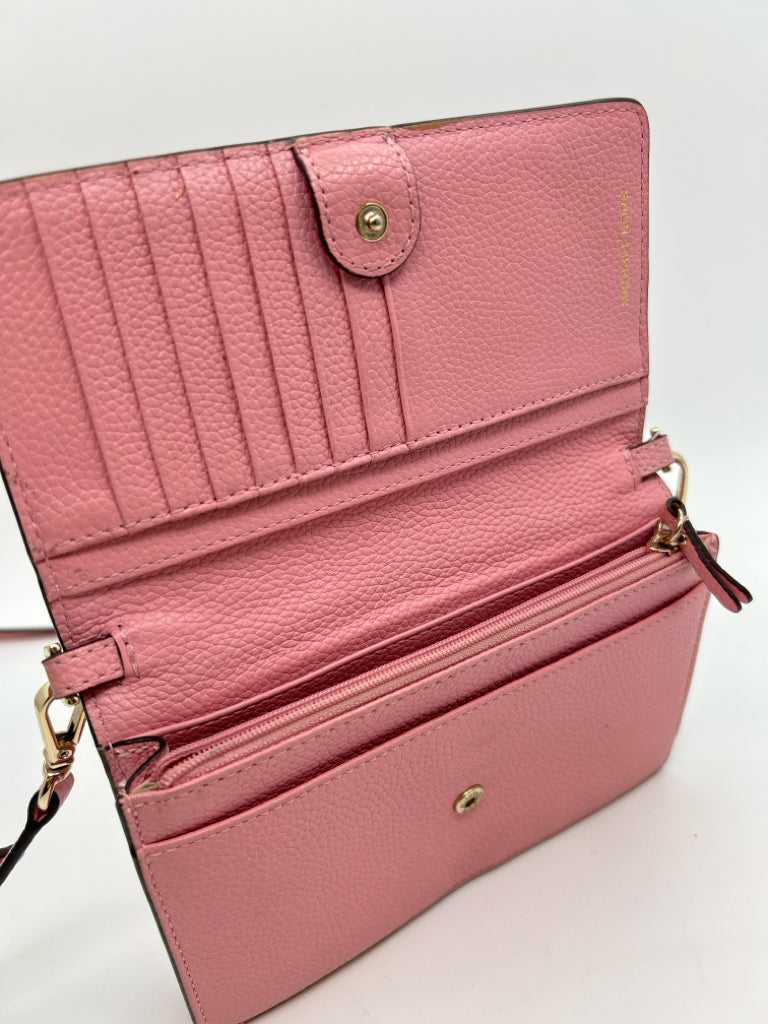 MICHAEL KORS Pink Crossbody Wallet Purse