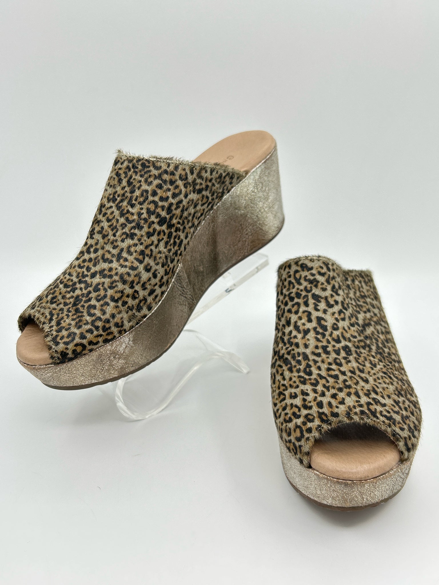 CHOCOLAT BLU Size 7 Animal Print Women Sandal