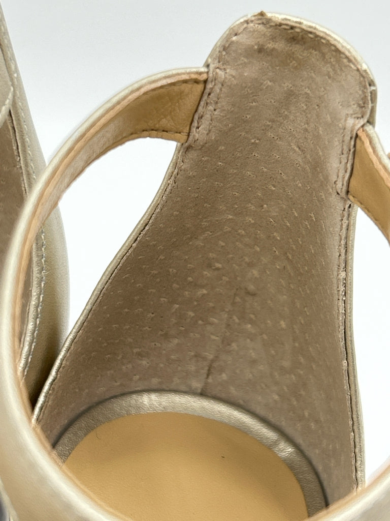 TALBOTS Size 9M gold metallic Women's Sandal