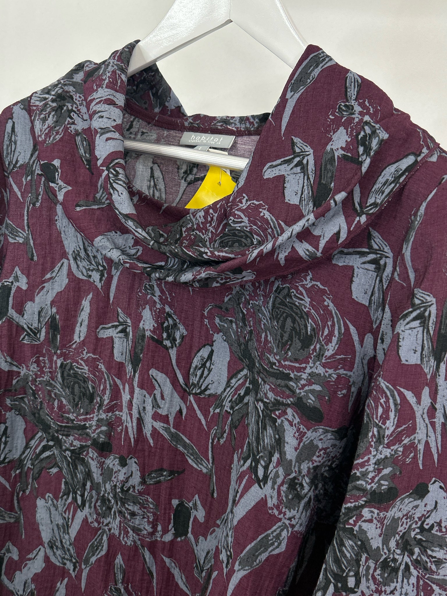 HABITAT Size L PURPLE FLORAL Women Top