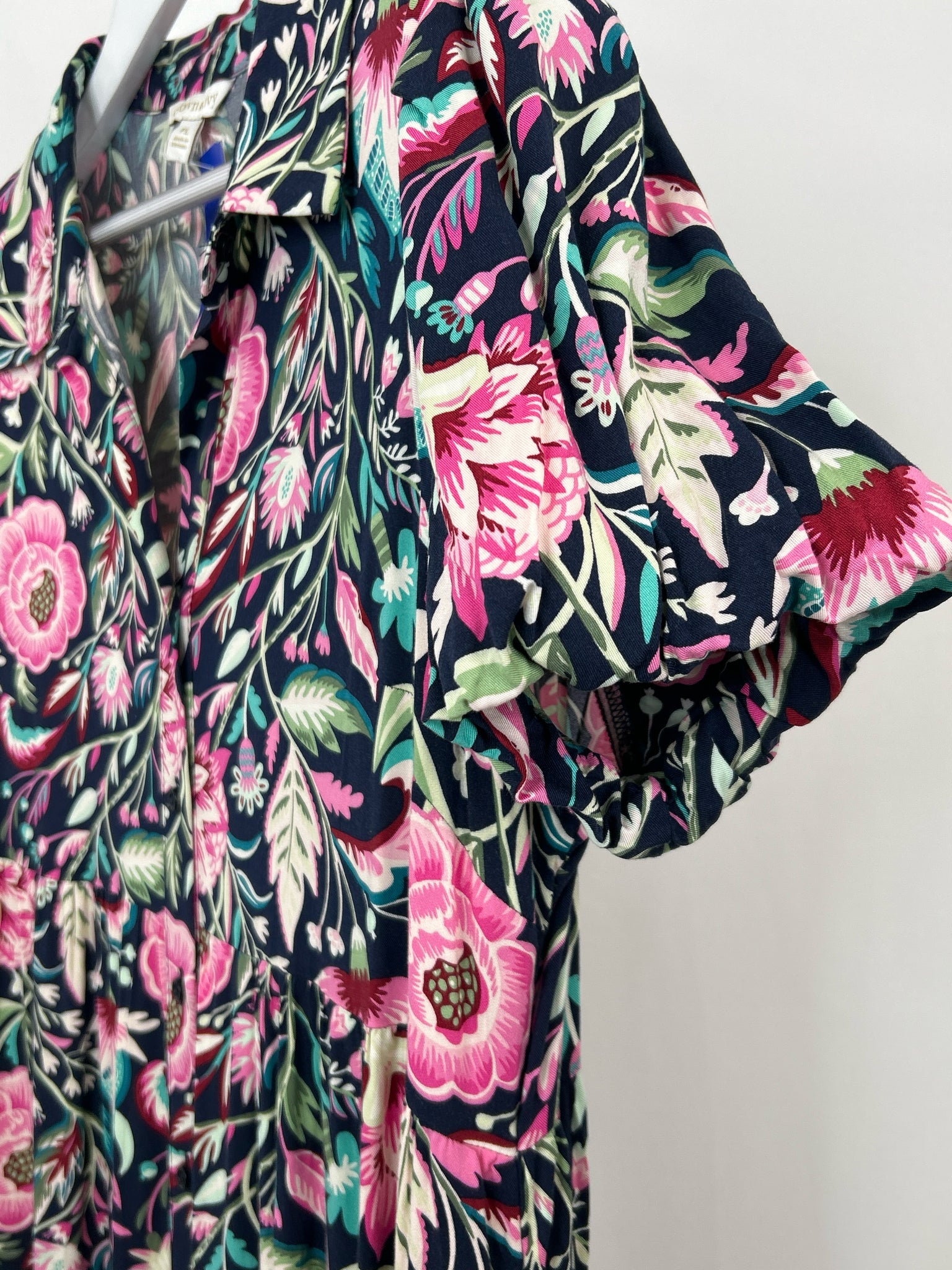 CROWN & IVY Size PL NAVY FLORAL Women Dress