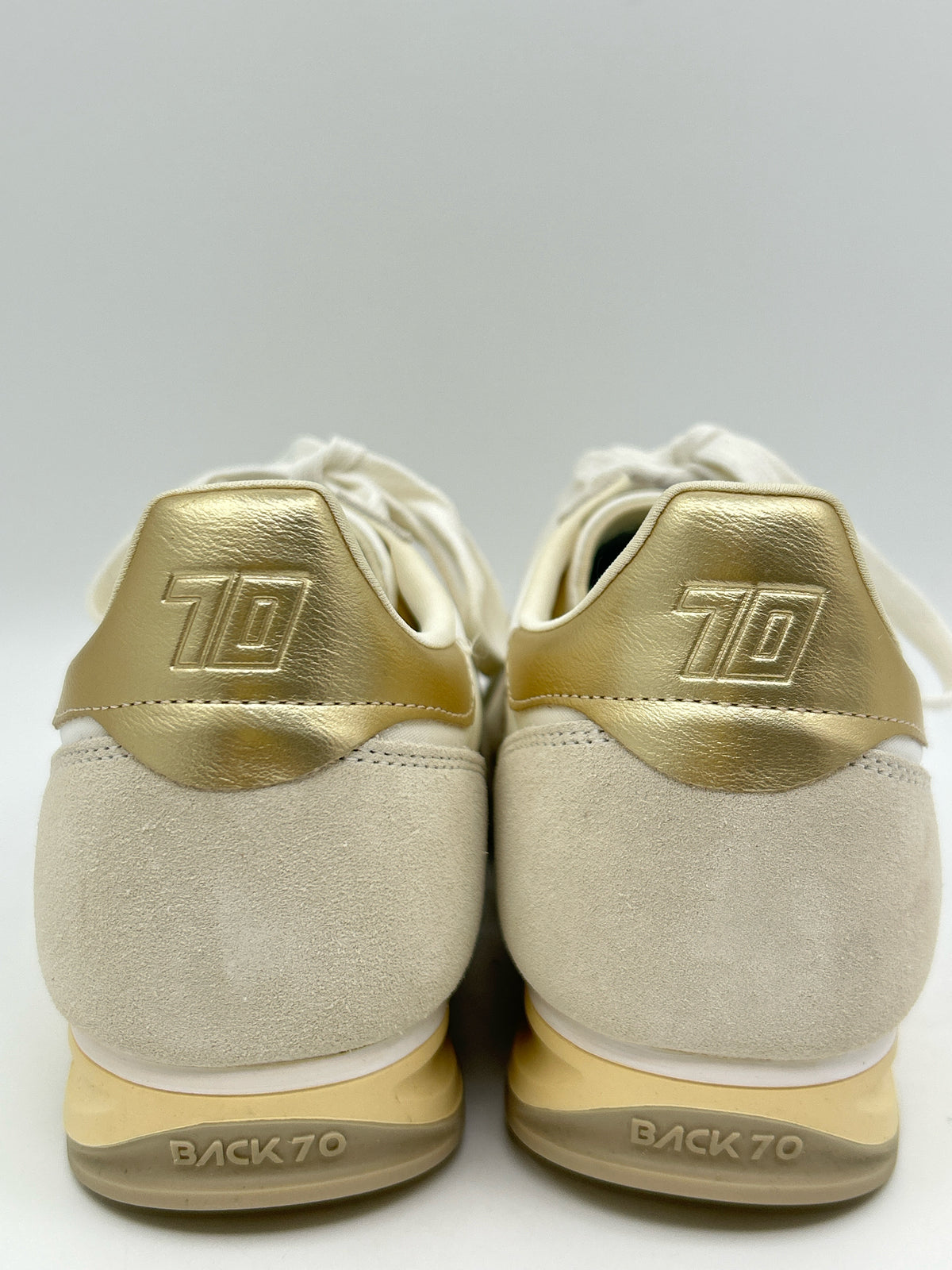 Back 70 Streetwear Size 39 White and Gold Women Sneakers NIB