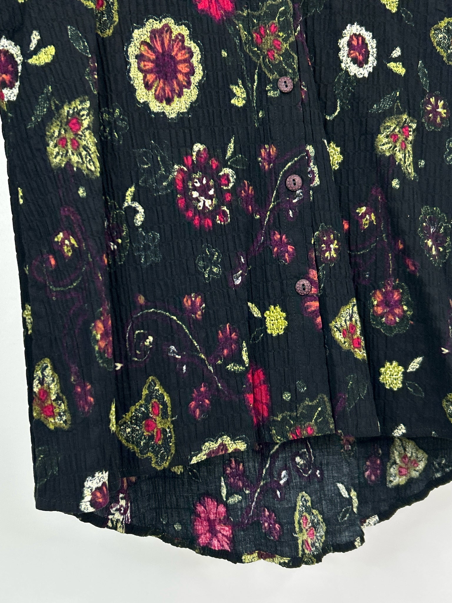 HABITAT Size S Black Floral Women Shirt