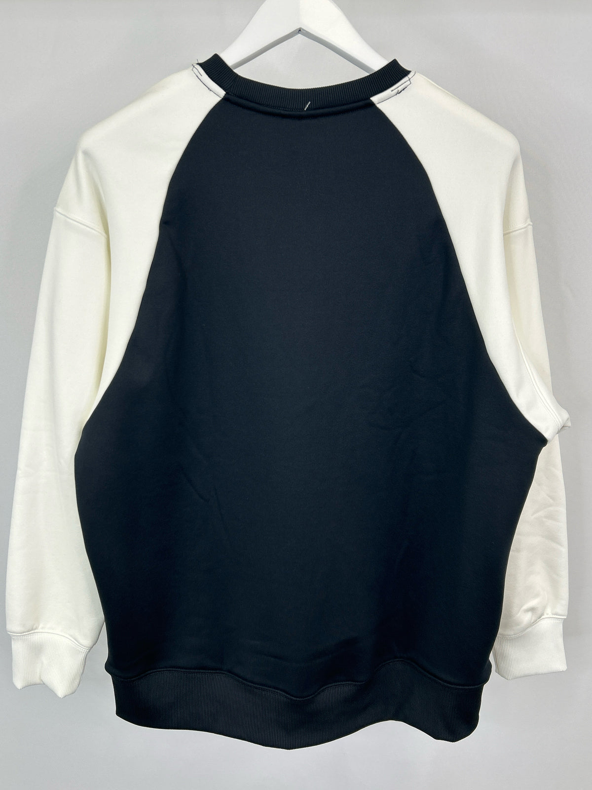 NIKE Size M Black and White Women Pullover