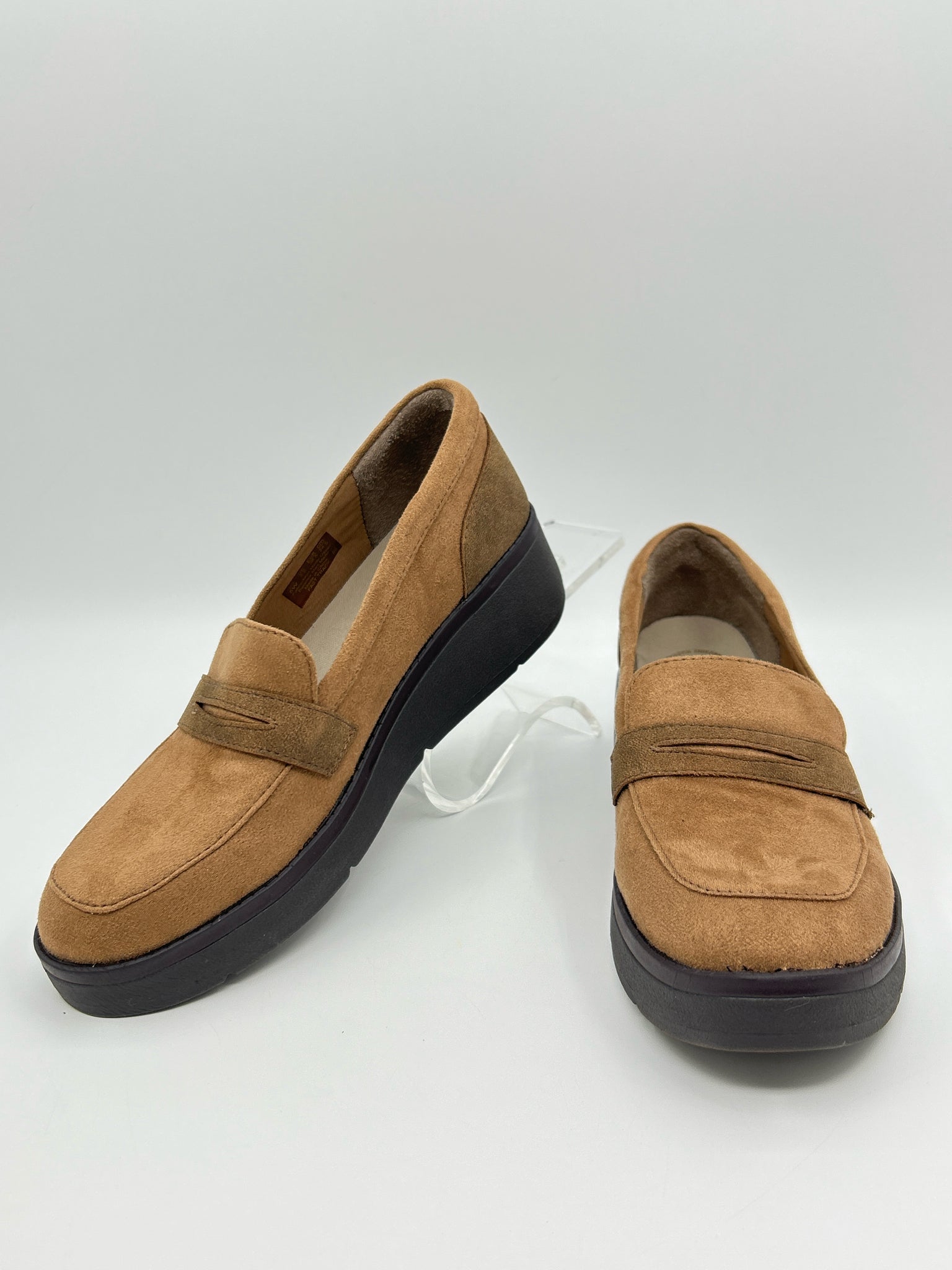 BZEES NWOB Size 8 Toffee Women Loafer