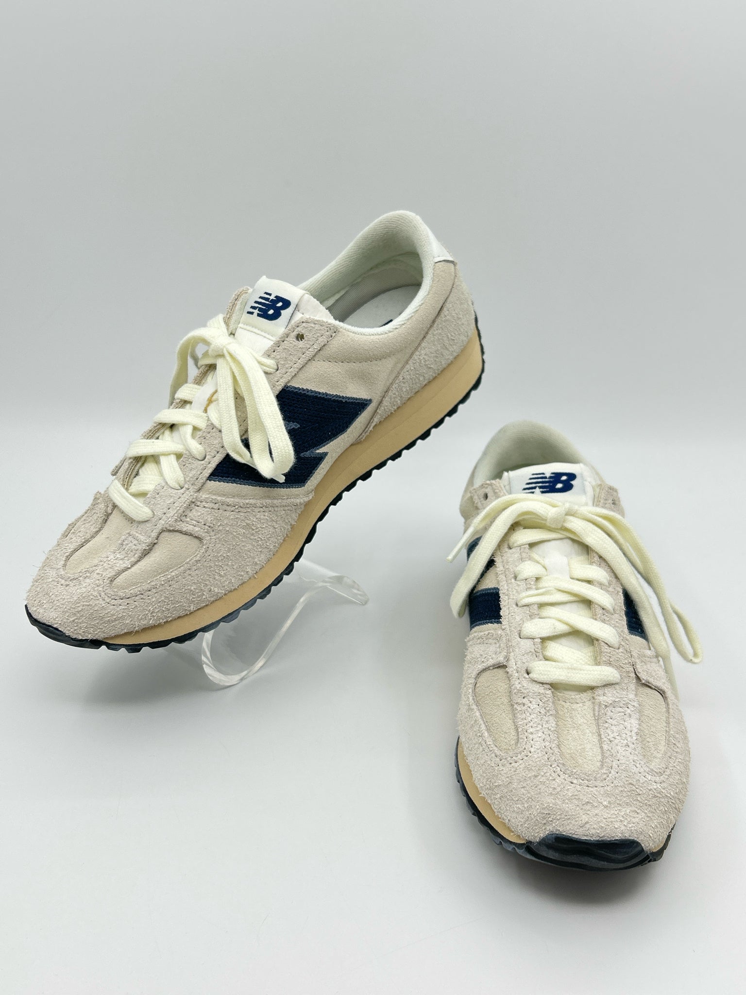 NEW BALANCE Size 9.5 Cream Print Women Sneakers