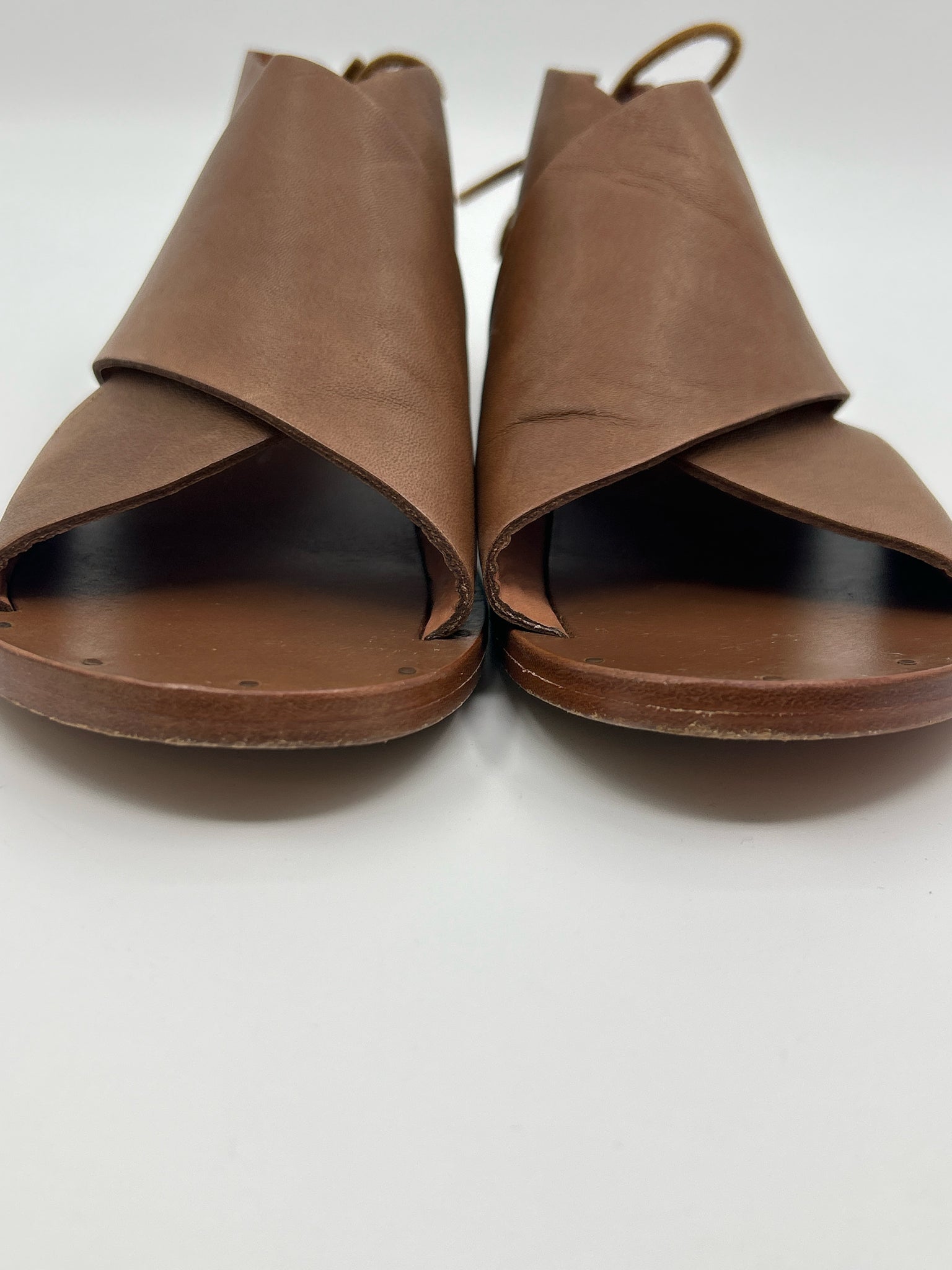 BEEK Size 7 Brown Women Sandal