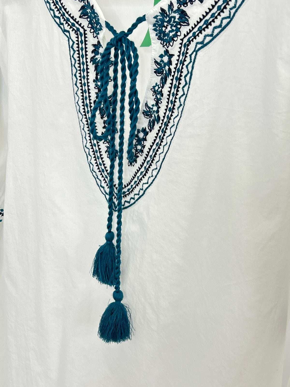 Talori Size M White Women Tunic