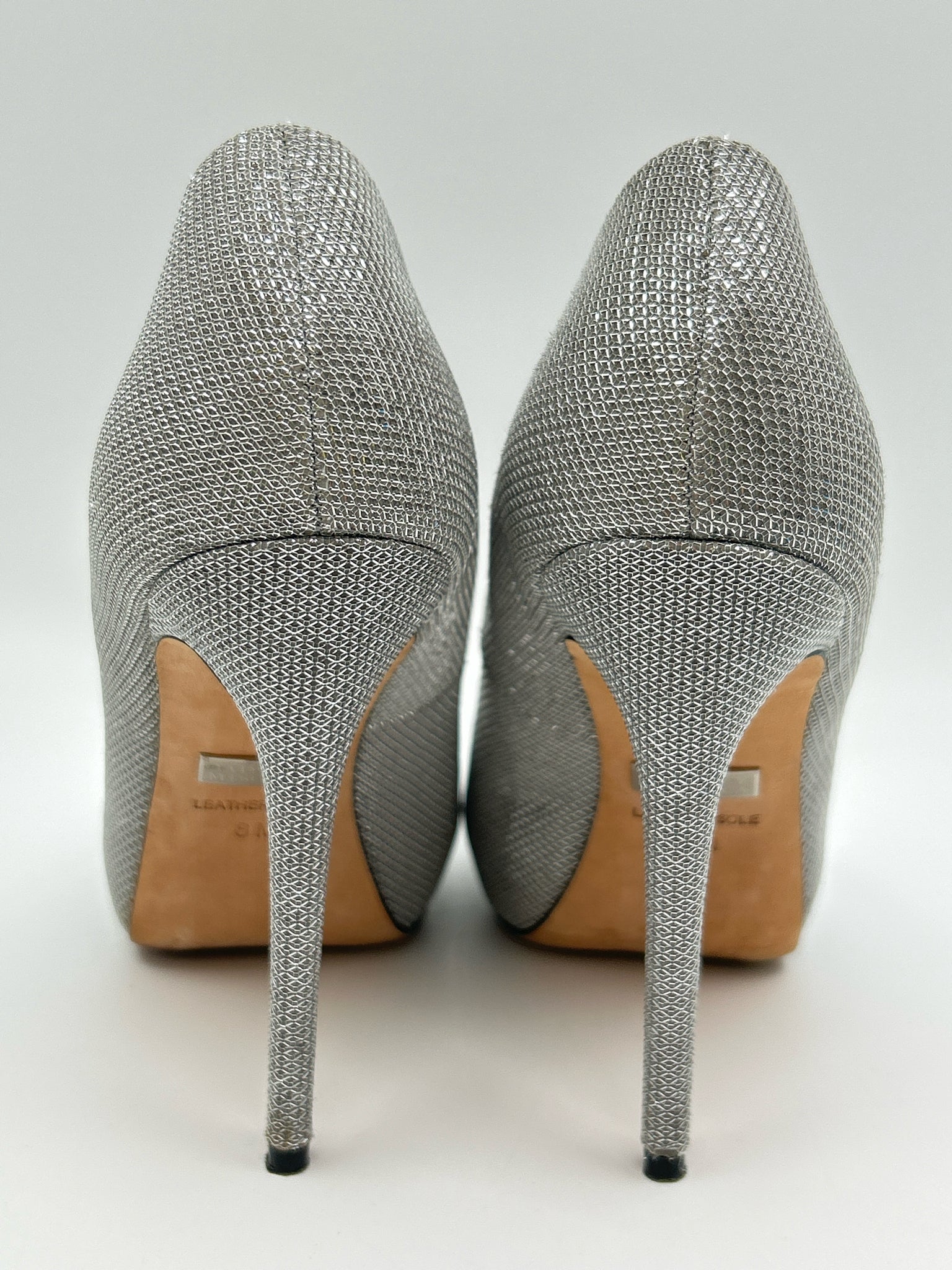 BADGLEY MISCHKA Size 8M Silver Women Pumps