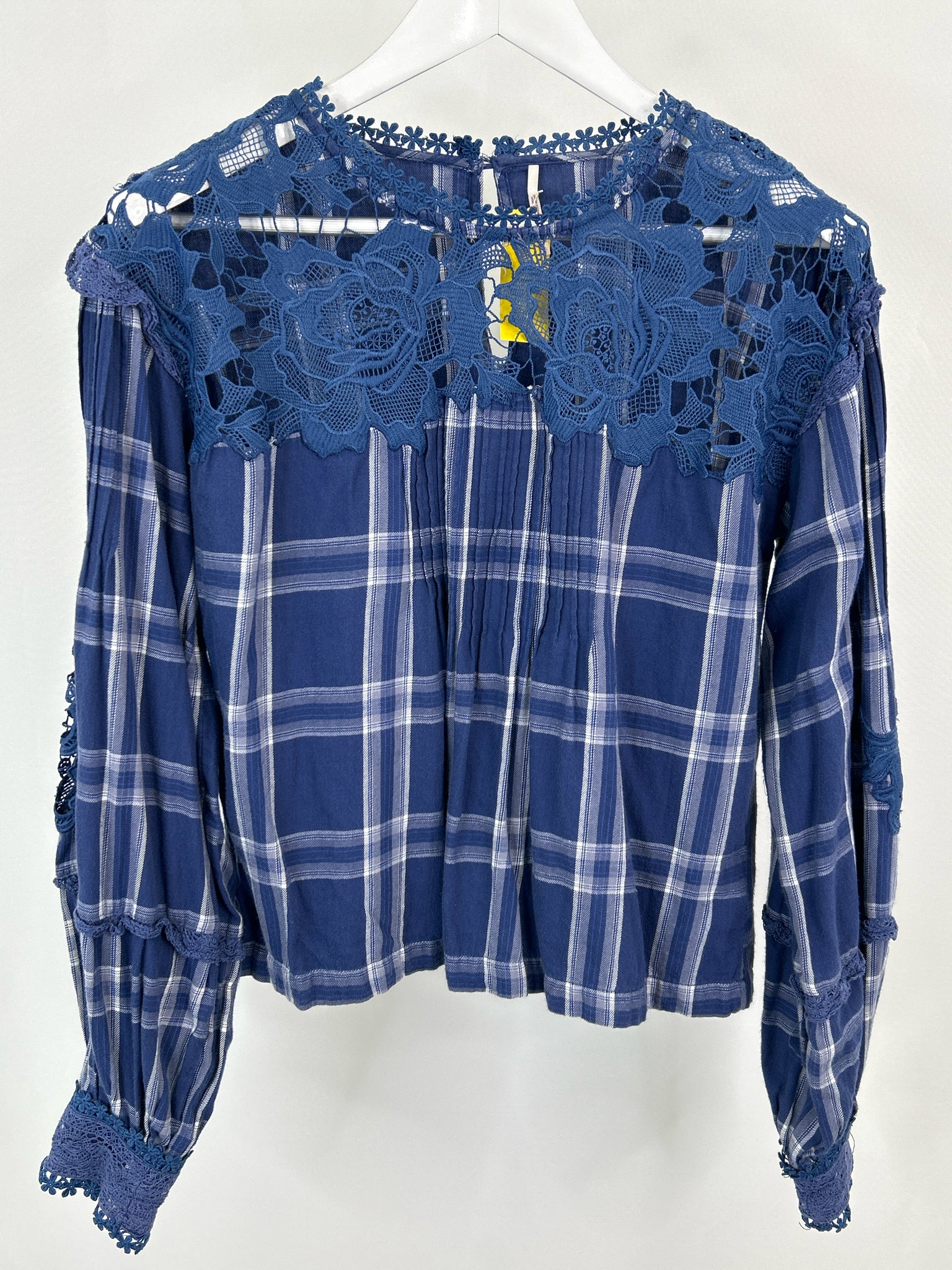 FREE PEOPLE Size S blue and white Women Top