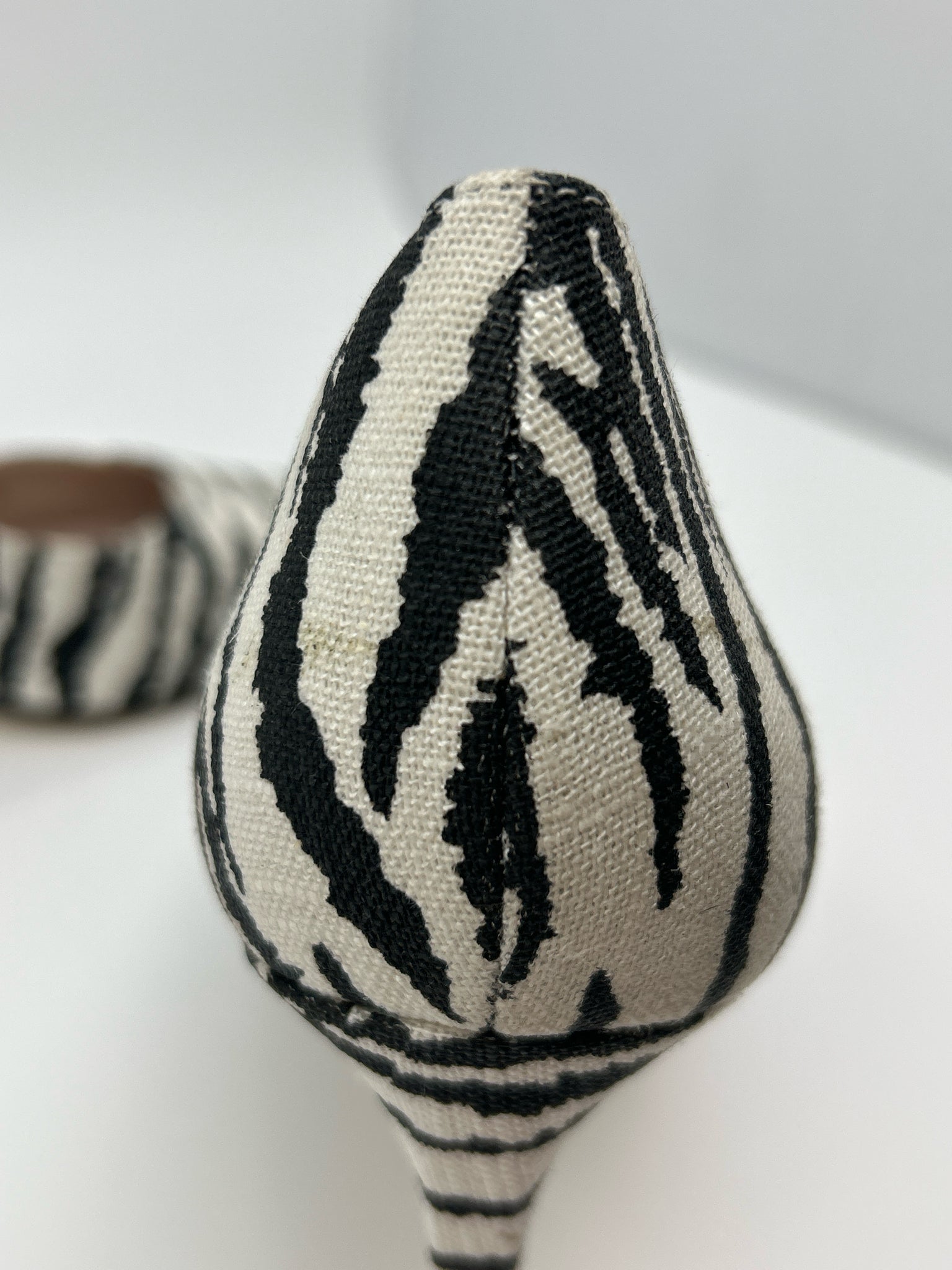 NINE WEST Size 11M Black & White Women Pumps