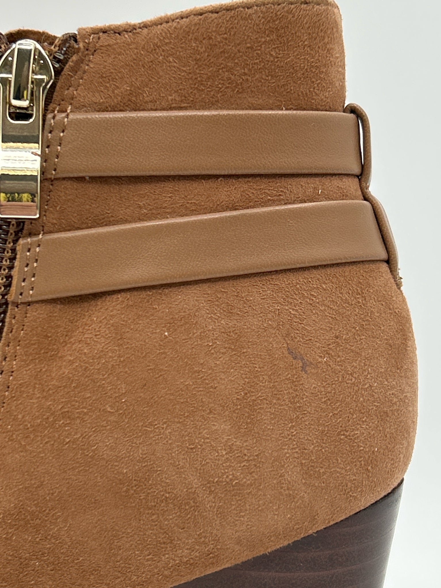 White House Black Market Size 8M Camel Women Booties