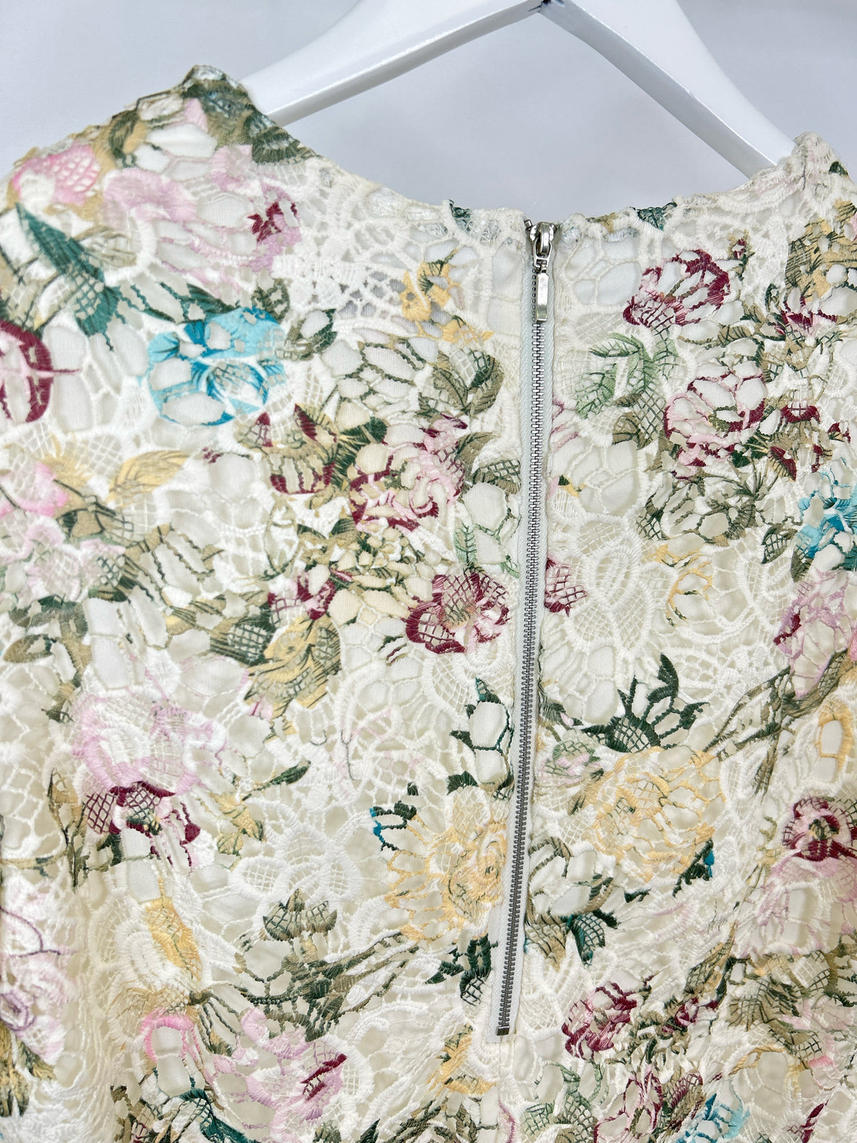 NANETTE LEPORE Size M White Floral Women Top
